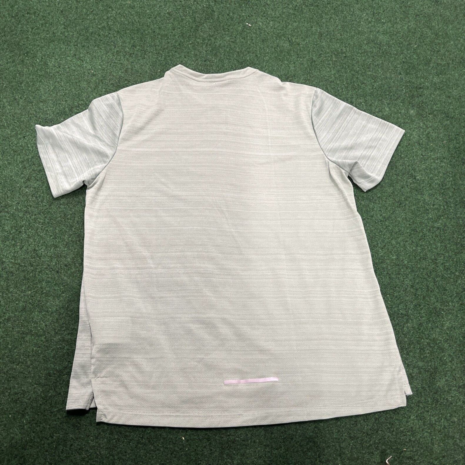 Nike Nike Men's Activewear T-Shirt Green Logo Dri-Fit M Size US M / EU 48-50 / 2 - 7 Thumbnail