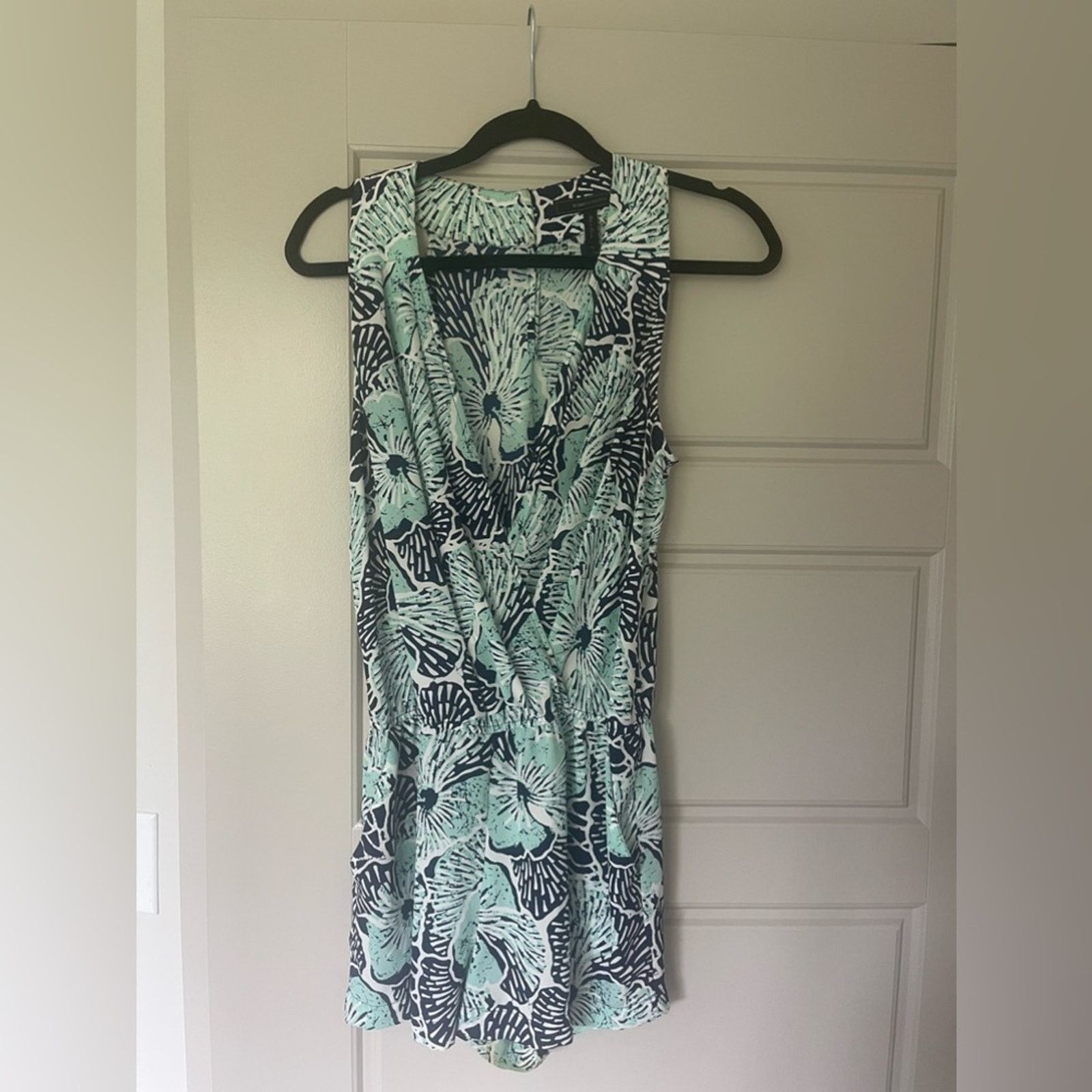 Bcbgmaxazria BCBGMaxAzria Blue and Green Tropical Patterned Romper Size 26" / US 2 / IT 38 - 2 Thumbnail