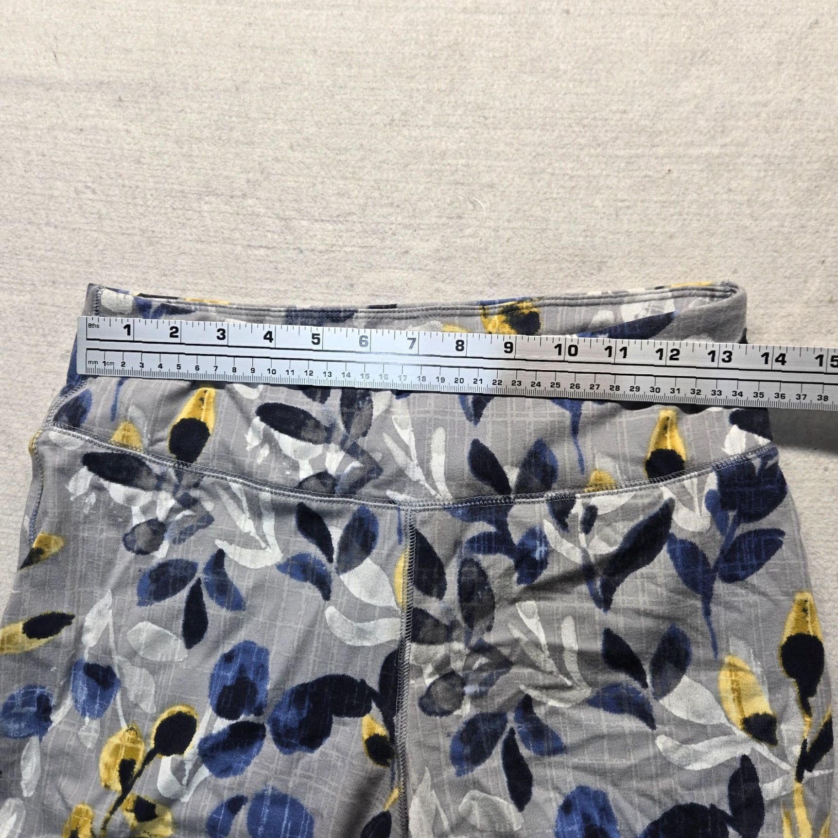 Vintage Active C Leggings Adult Medium Women's Gray Floral Flower Spandex Fitness Size 32" / US 10 / IT 46 - 4 Thumbnail