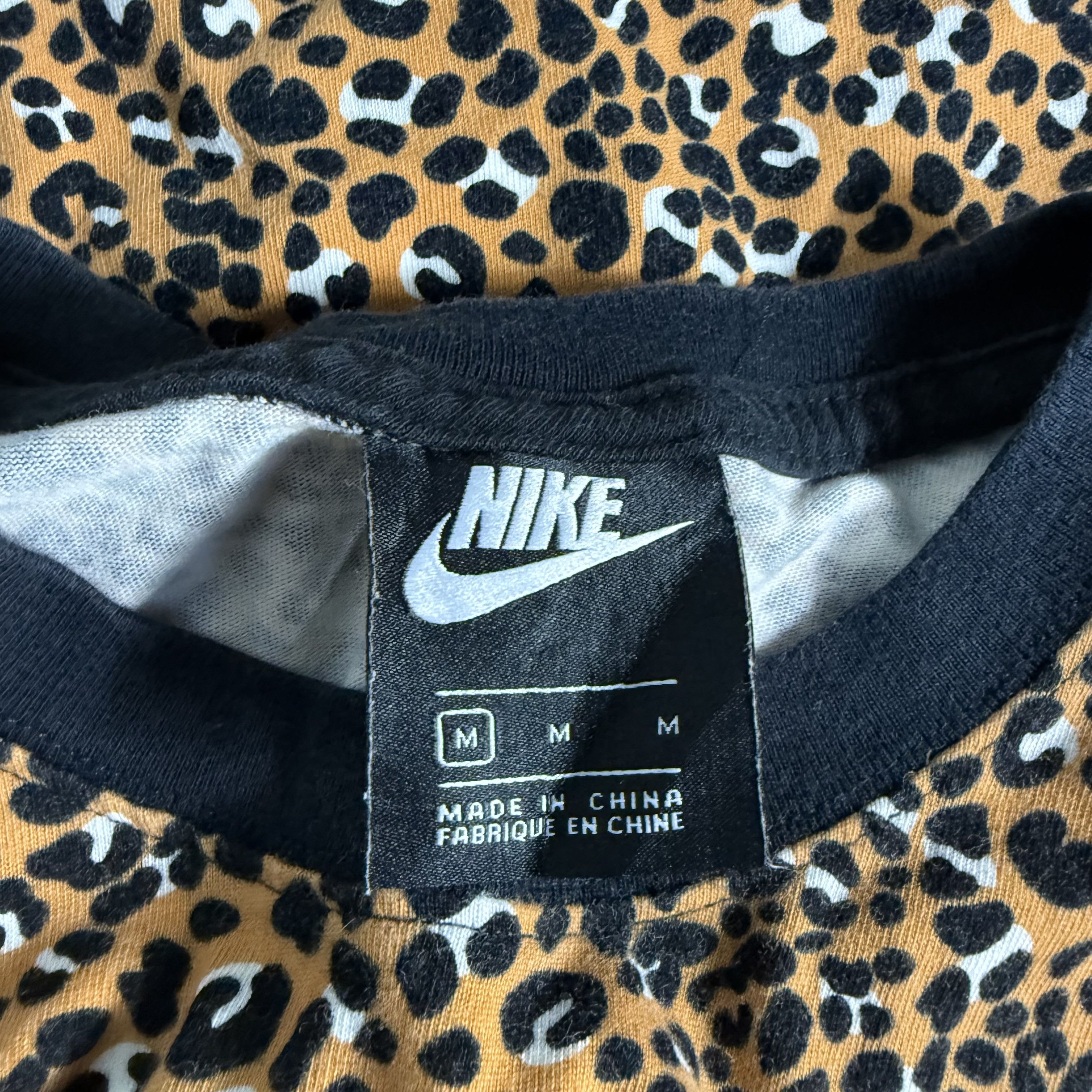 Nike 🔥RARE🔥Nike Pre-Owned Leopard Spellout T-shirt Size M / US 6-8 / IT 42-44 - 4 Thumbnail