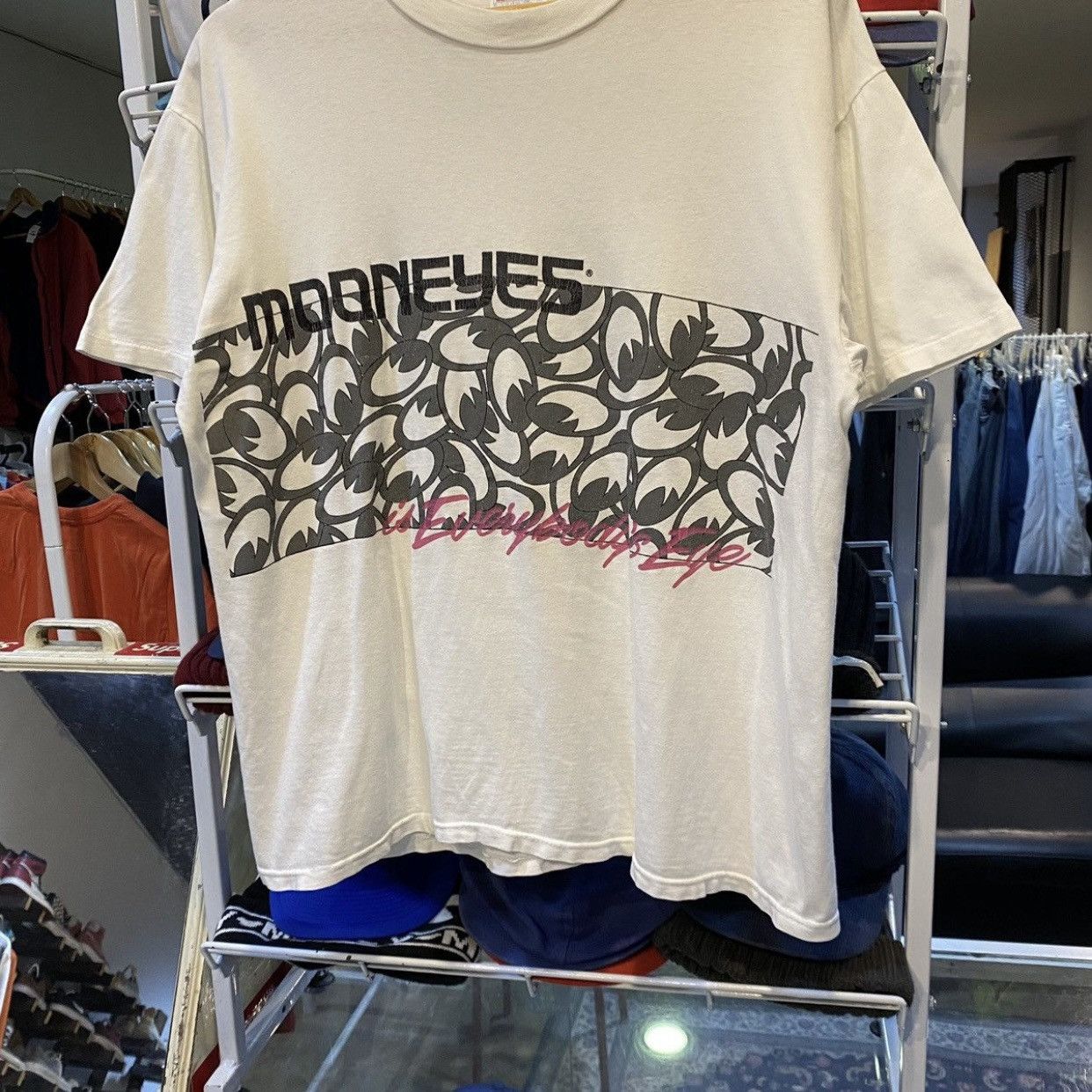 Japanese Brand Vintage 90s Mooneyes 'In Everyday Life' Graphic T-Shirt Size US L / EU 52-54 / 3 - 4 Thumbnail