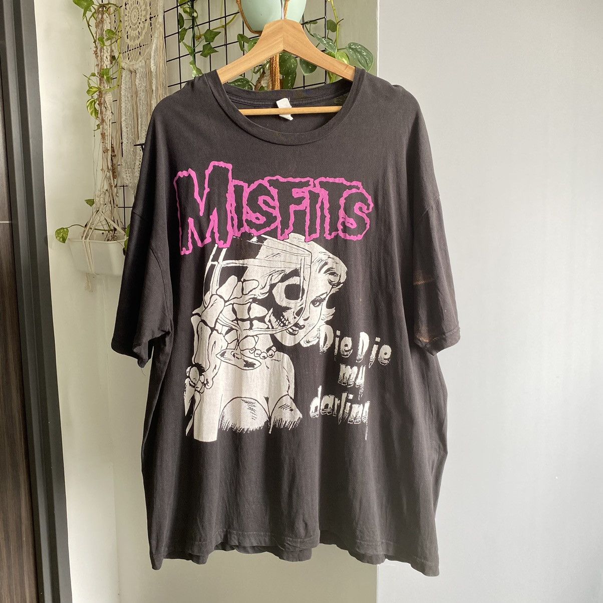 Misfits Thrashed Faded Vintage Y2K Misfits Punk Band ERD GRUNGE TEE Size US XXL / EU 58 / 5 - 1 Thumbnail