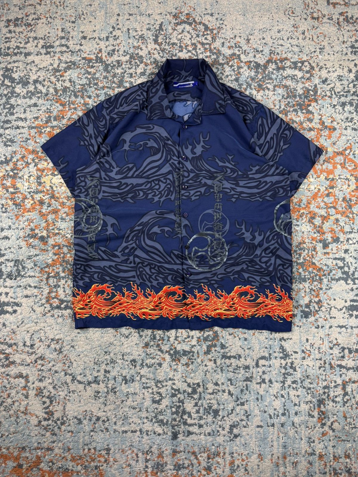 Vintage Vintage 90s fire shuriken Chinese style graphic short AOP Size US L / EU 52-54 / 3 - 1 Thumbnail