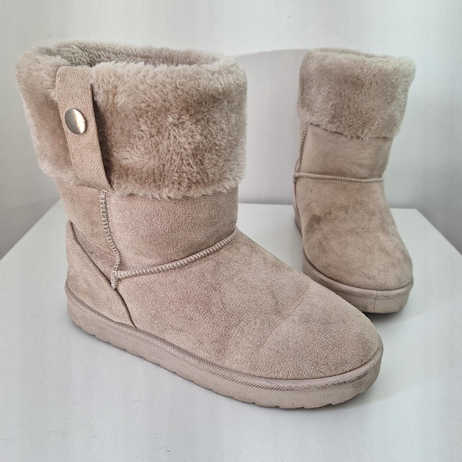 Designer Naughty Monkey WInter fluffy Faux Fur Boots women size 8 Size US 9 / IT 39 - 1 Thumbnail