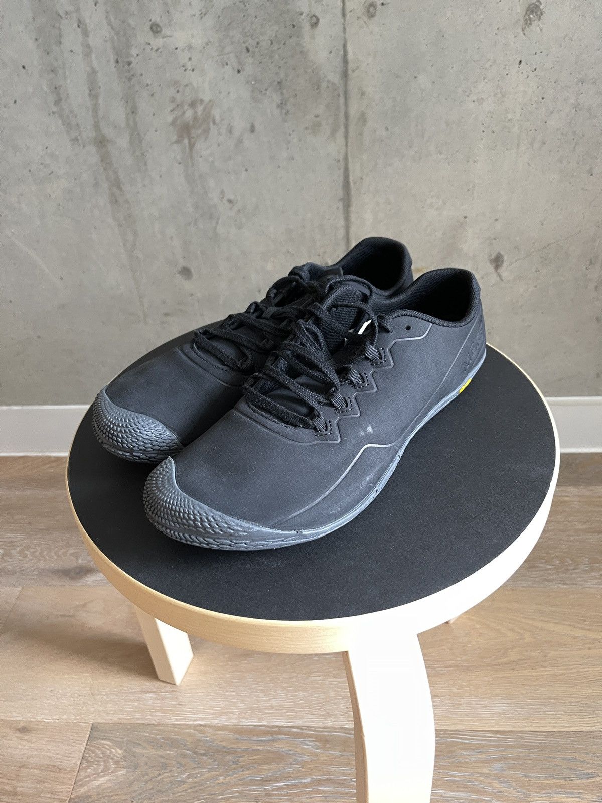 image of Merrell Vapor Glove 3 Luna Shoes in Black, Men's (Size 10)