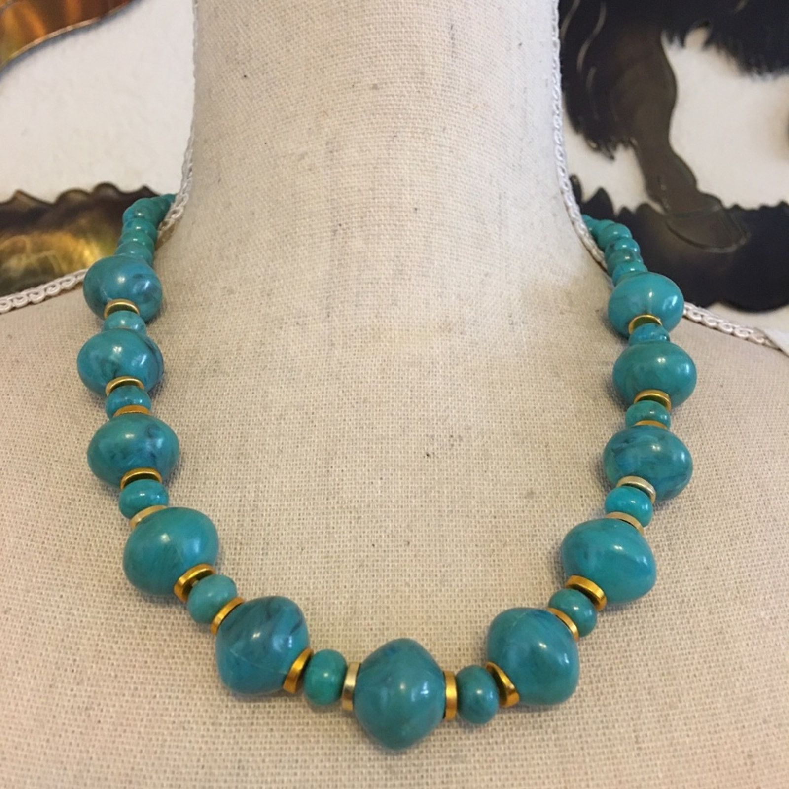 Vintage Vintage 70s faux turquoise beaded necklace Size ONE SIZE - 1 Thumbnail