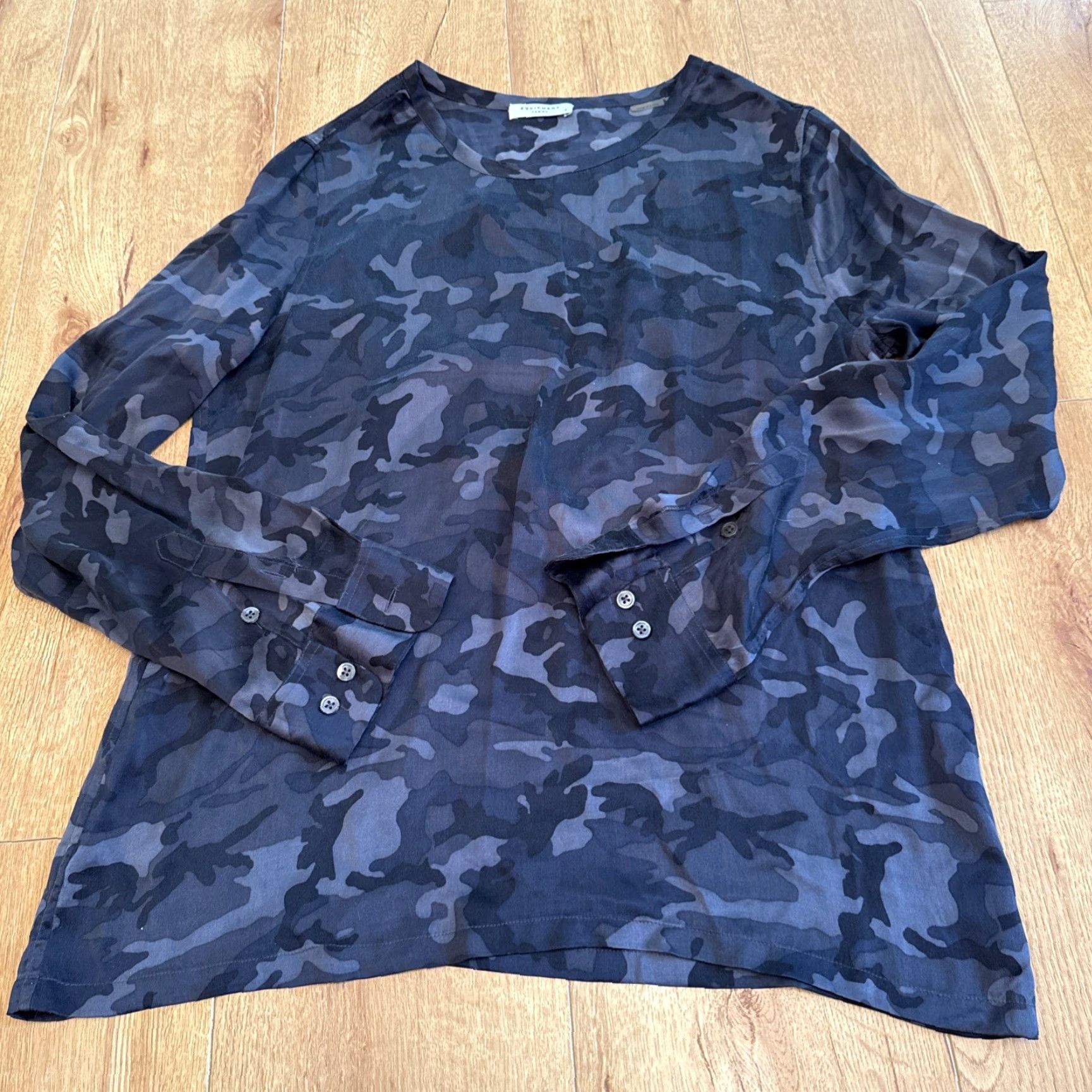 Equipment Equipment Femme 100% Silk Button Up Blouse Womens L Camo Print Quiet Luxury Clothing Shirt Size L / US 10 / IT 46 - 6 Thumbnail