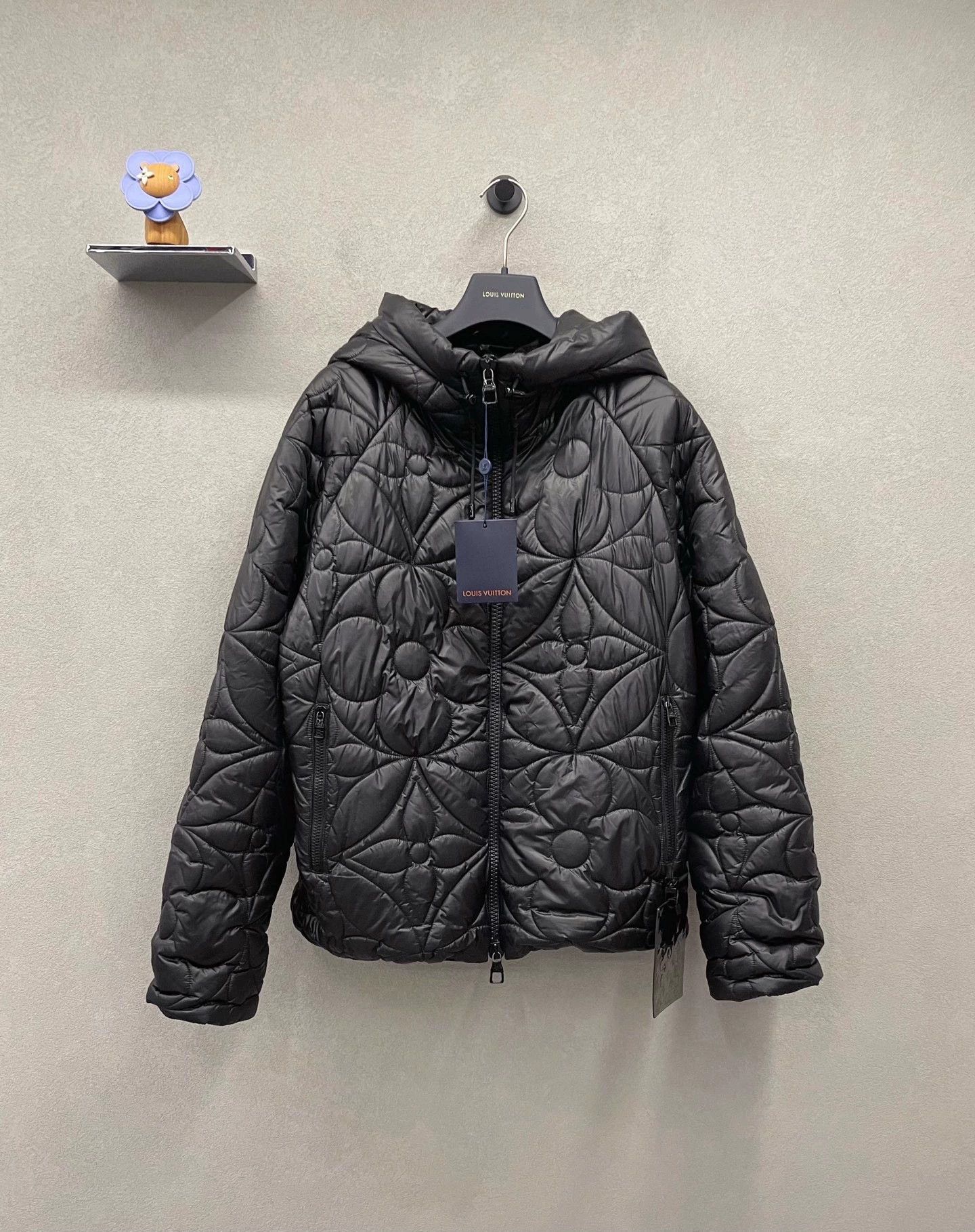 Louis Vuitton lv black floral quilted puffer jacket Size US L / EU 52-54 / 3 - 1 Thumbnail