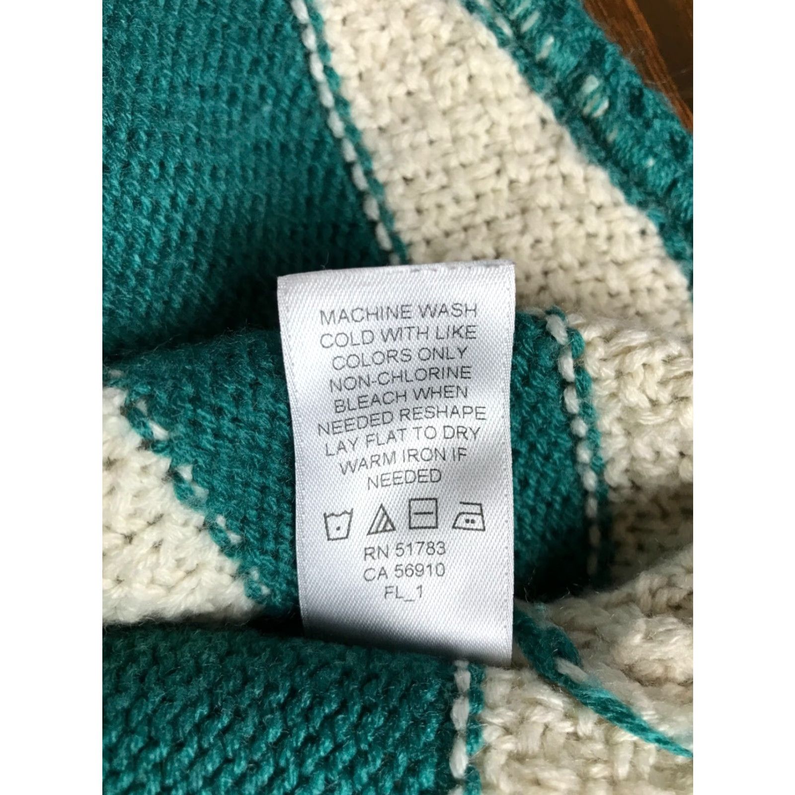 Vintage Maurices Sweater Shirt Womens Small V-Neck Pullover Knit Striped Ivory Green Cream Regular Fit Size S / US 4 / IT 40 - 6 Thumbnail