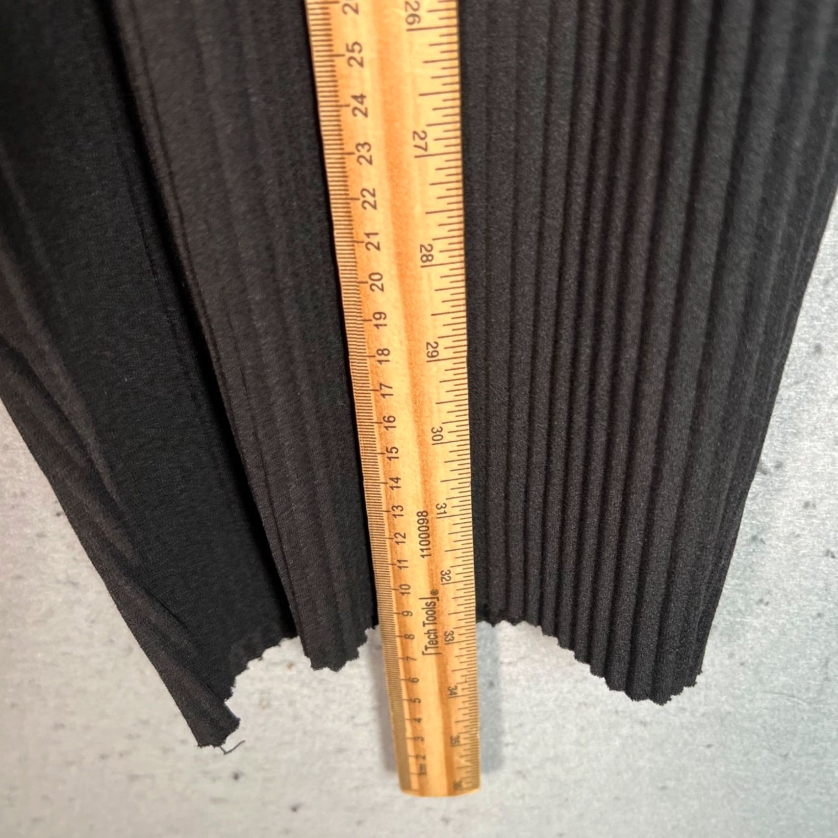 Market VINTAGE Common Market Womens Small Black Pleated Elastic Waist Pants 100% Polyester Size 28" / US 6 / IT 42 - 7 Thumbnail