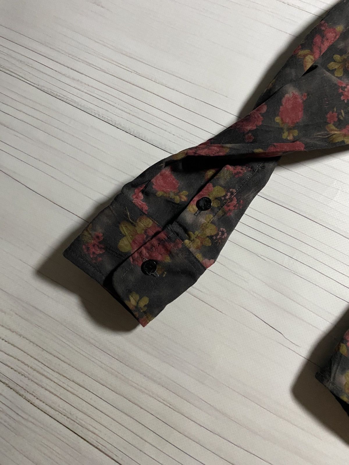 Dolce & Gabbana × Vintage Vintage Dolce & Gabbana floral y2k button up shirt Size M / US 6-8 / IT 42-44 - 9 Thumbnail