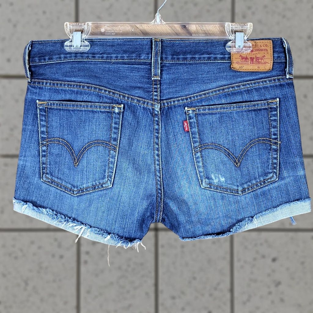 Levi's Levi's 501 Button Fly Denim Shorts Womens 28 Medium Blue Raw Hem Distressed 100% Cotton Casual Vintage Style Western Americana Festival Boho Size 28" / US 6 / IT 42 - 1 Thumbnail