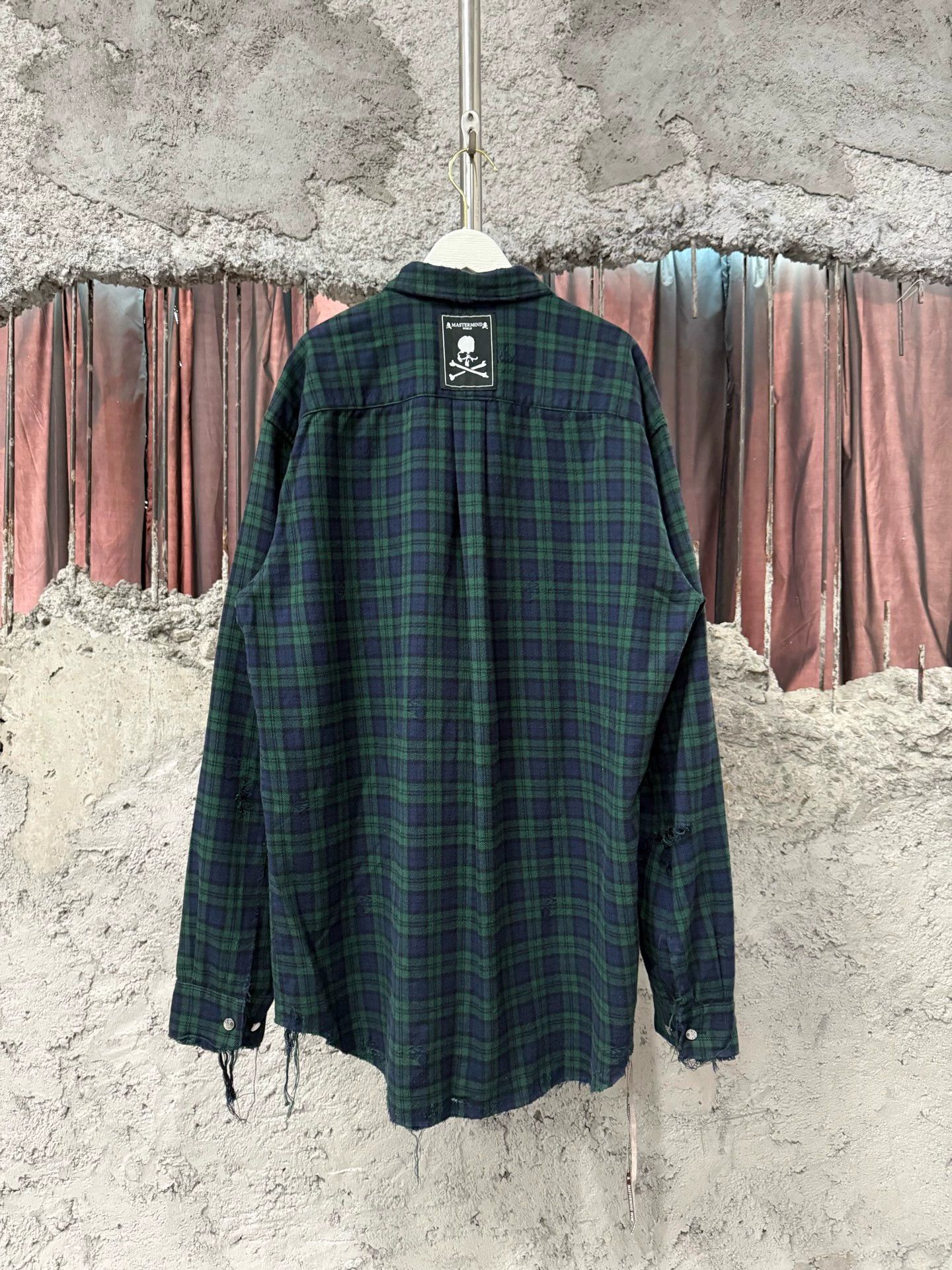 Mastermind Japan MMJ Destroyed Double Faced Shirt 99 New L 1 missing button Size US L / EU 52-54 / 3 - 4 Thumbnail