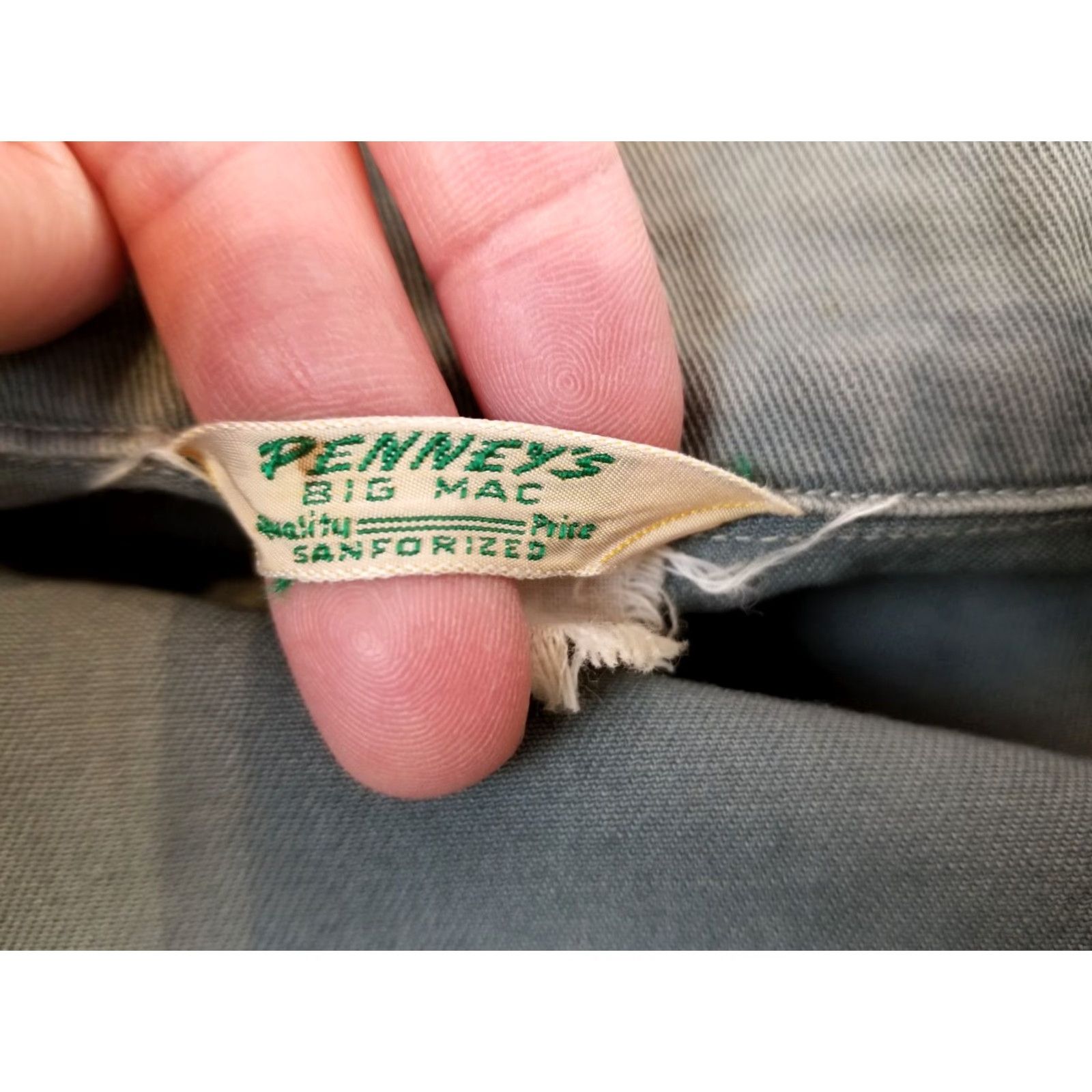 Vintage VINTAGE J. C. Penney WORK MECHANIC CROWN ZIPPER COTTON JACKET XL Gray Bomber Jacket Men Chest 24 24" 23" 20" Crown Zipper Cross Shoulder Mens Size US XL / EU 56 / 4 - 3 Thumbnail