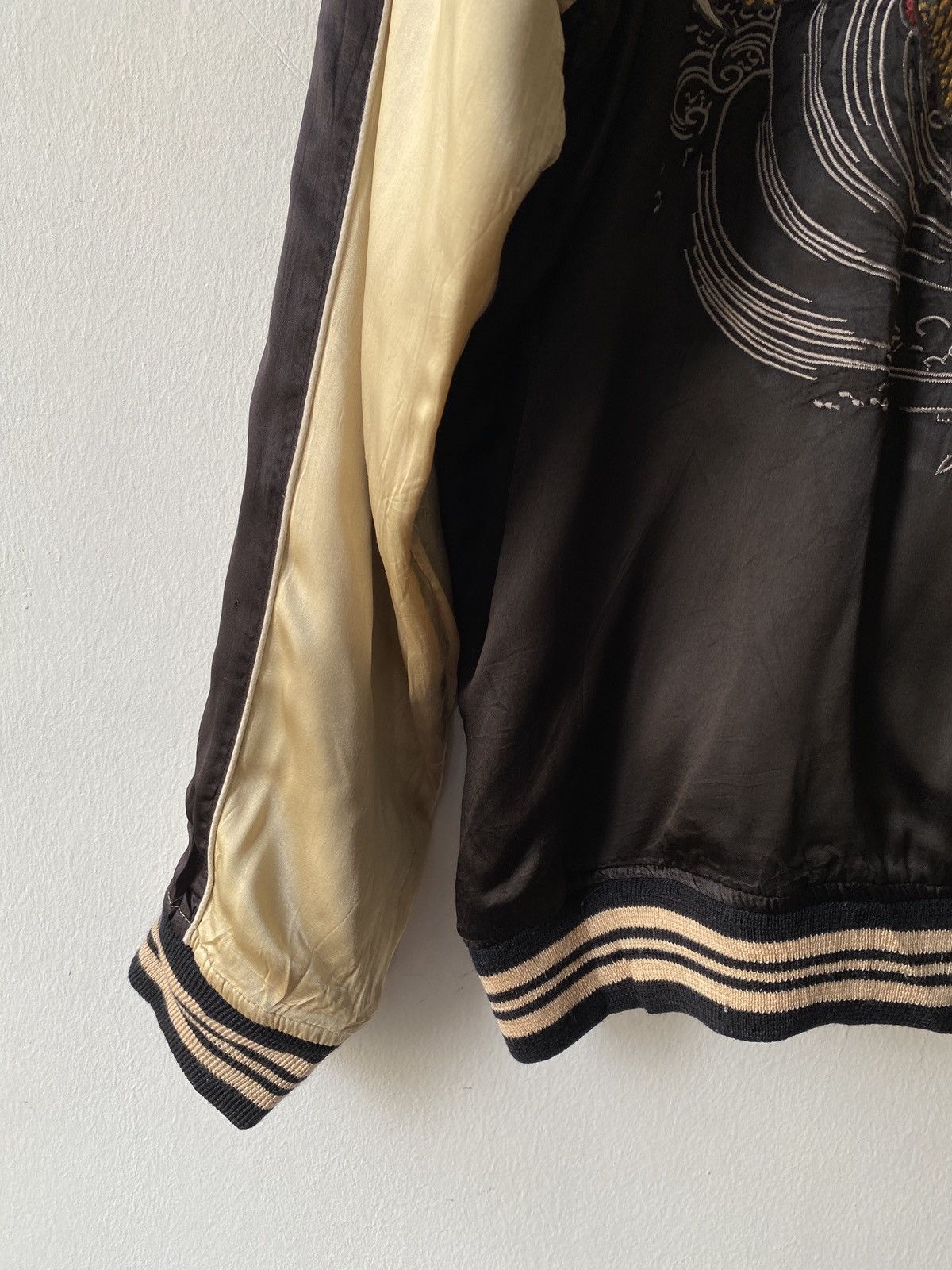 Japanese Brand × Vintage Vintage Karakuri Tamashi Japan Traditional Sukajan Jacket Size US L / EU 52-54 / 3 - 10 Thumbnail