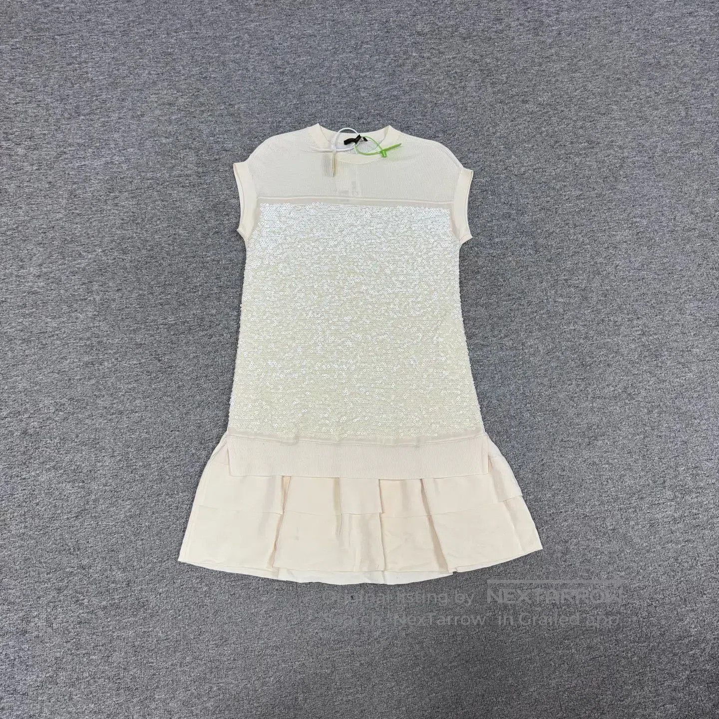 Louis Vuitton Louis Vuitton Runway Sequin Knit Silk Dress. Size M / US 6-8 / IT 42-44 - 1 Thumbnail