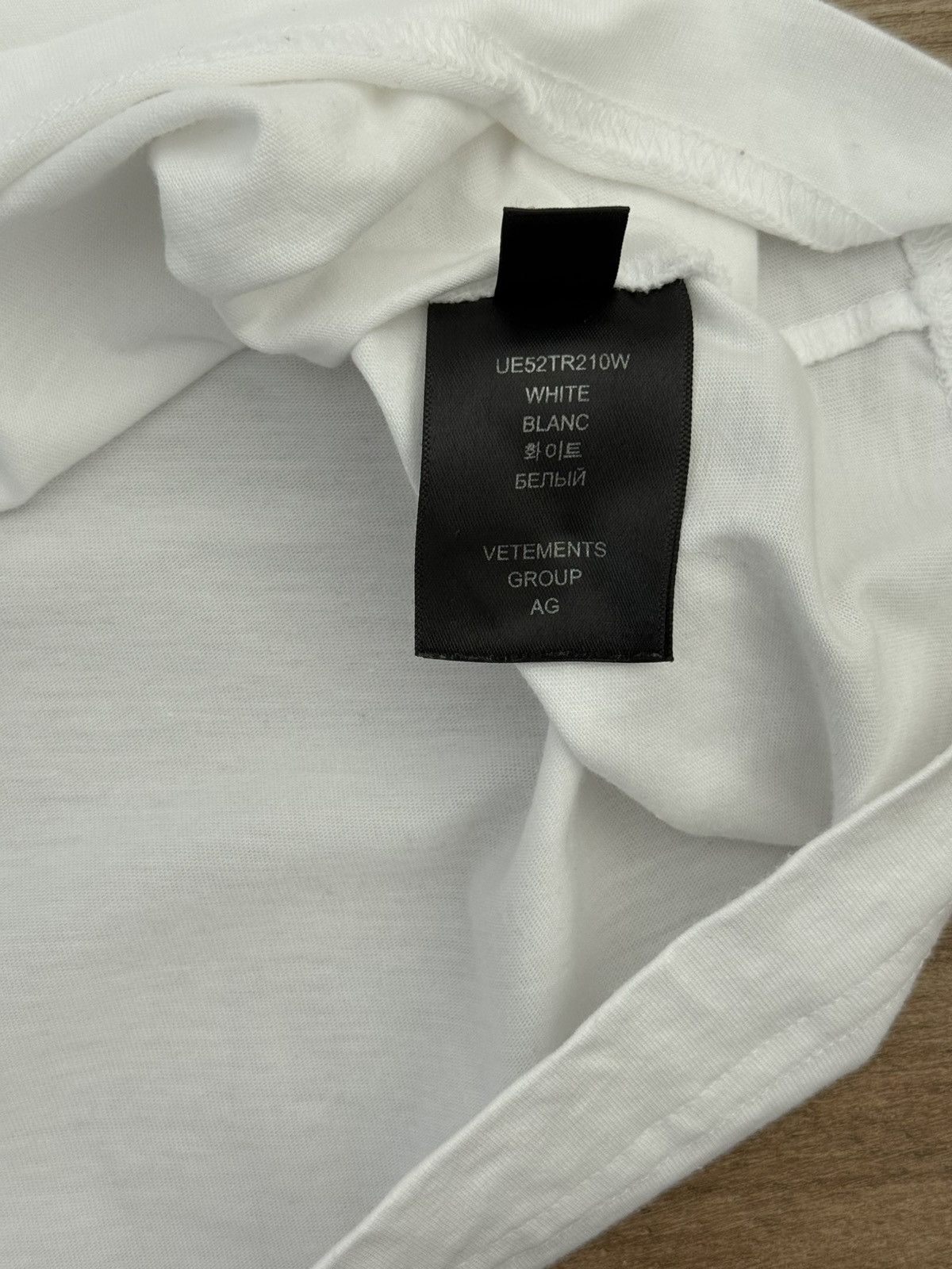 Vetements Vetements HOTTER THAN YOUR EX T-Shirt Size US M / EU 48-50 / 2 - 7 Thumbnail