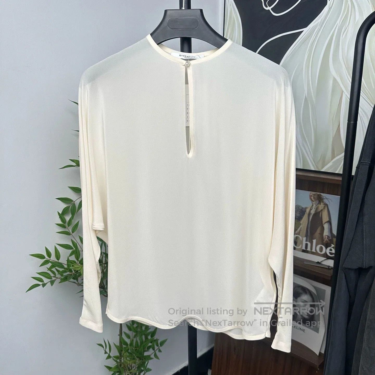 Givenchy Givenchy Silk Top with Pearl Buttons. Size S / US 4 / IT 40 - 1 Thumbnail