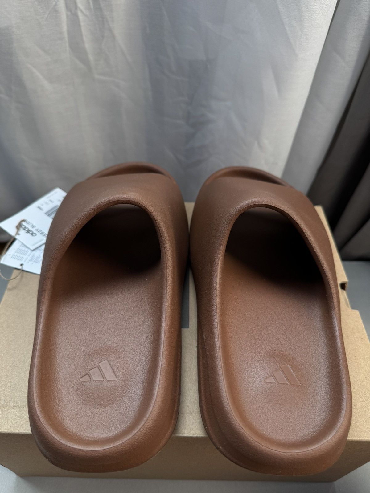 Yeezy Yeezy Slide ‘Flax’ Size US 8 / EU 41 - 3 Thumbnail
