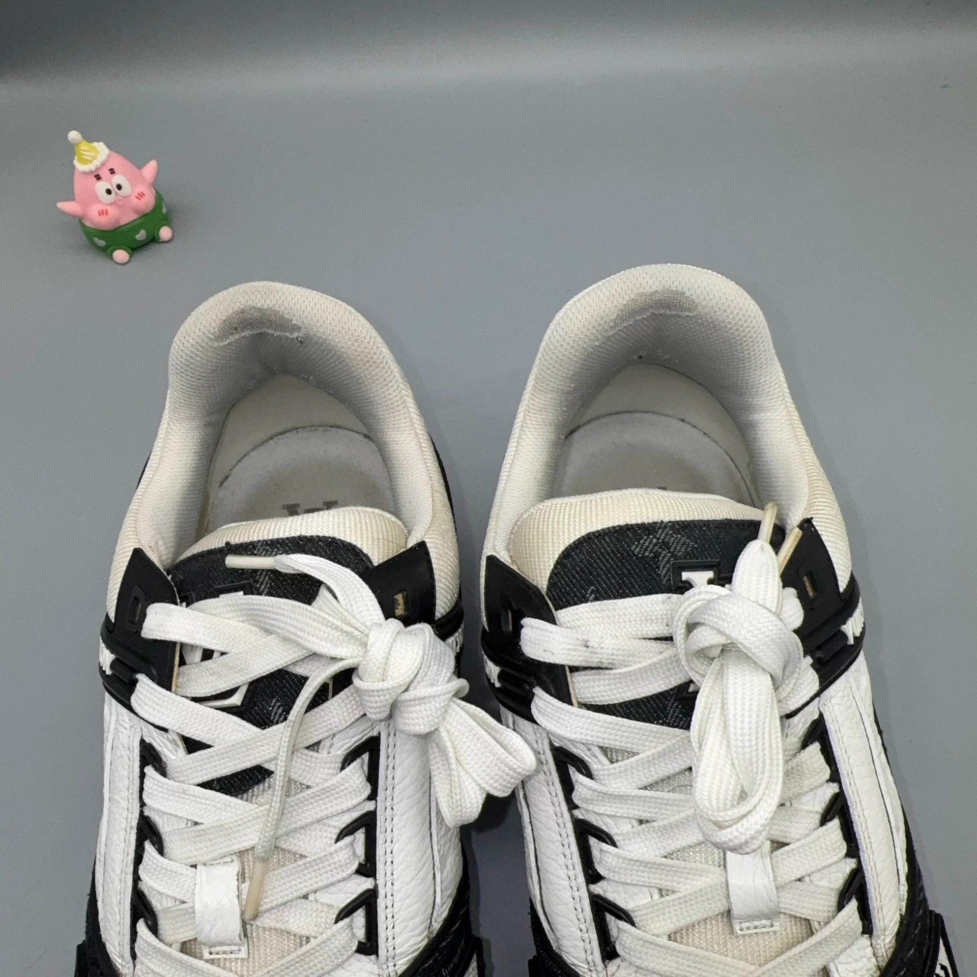 Louis Vuitton LOUIS VUITTON Trainer Panda White Black 44 Size US 11 / EU 44 - 8 Thumbnail