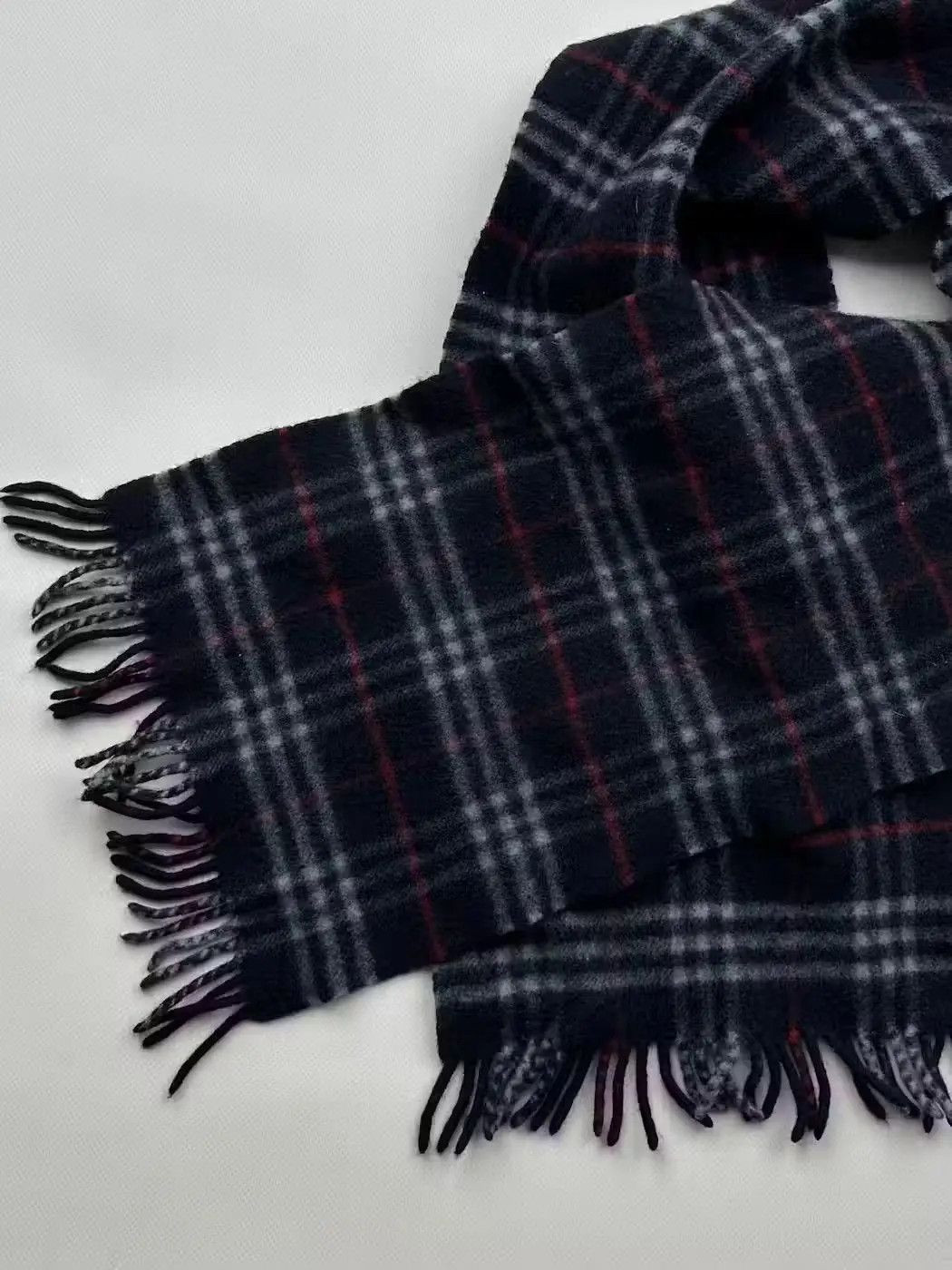 Burberry Burberry Nova Check Vintage Scarf 100% Lambswool (173) Size ONE SIZE - 6 Thumbnail