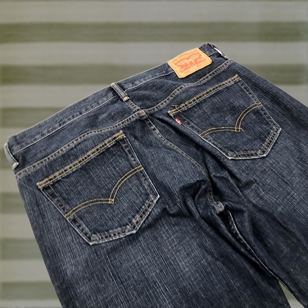 Levi's Levi's 569 Jeans Regular 38 x 32 Blue Denim Cotton Jeans Straight Mid Wash Mens Western 5-Pocket Logo Button Zip Baggy? Size US 38 / EU 54 - 1 Thumbnail