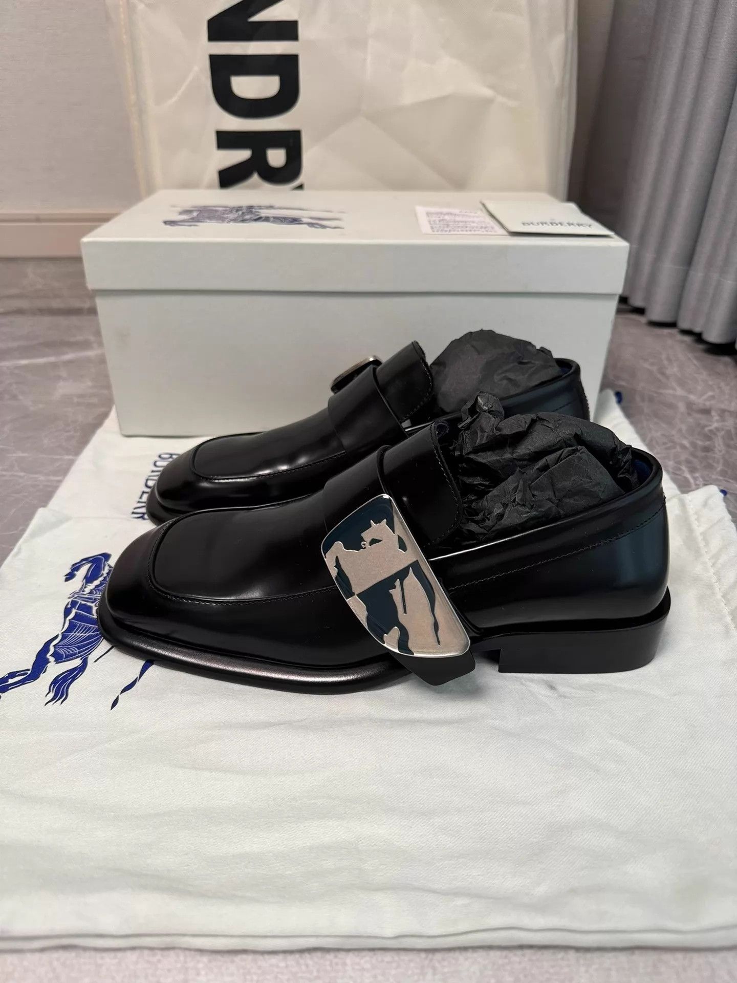 Burberry Burberry Shield Loafer Women's Black Size US 6.5 / IT 36.5 - 1 Thumbnail