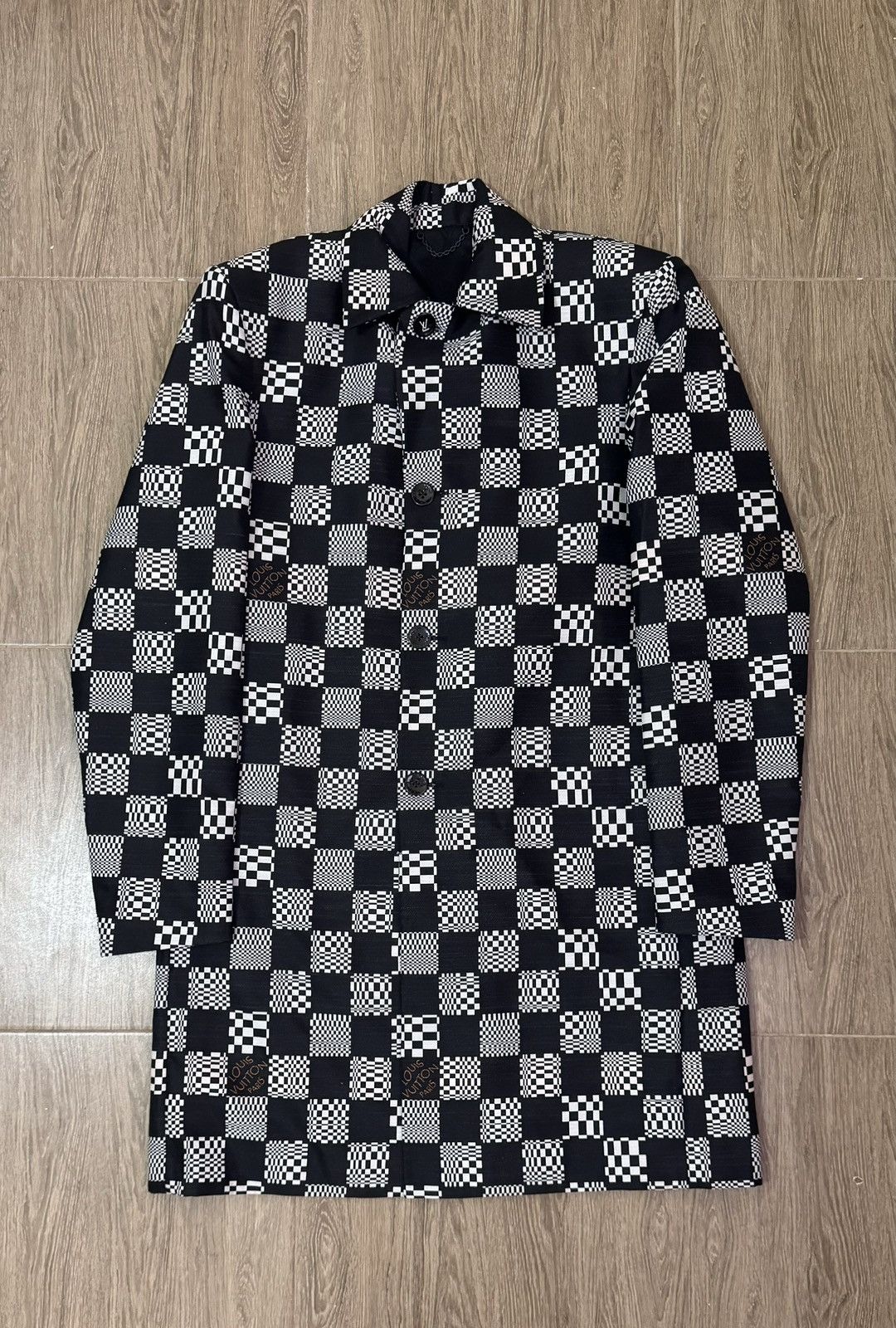 Louis Vuitton Louis Vuitton Damier Car Coat Size US M / EU 48-50 / 2 - 1 Thumbnail