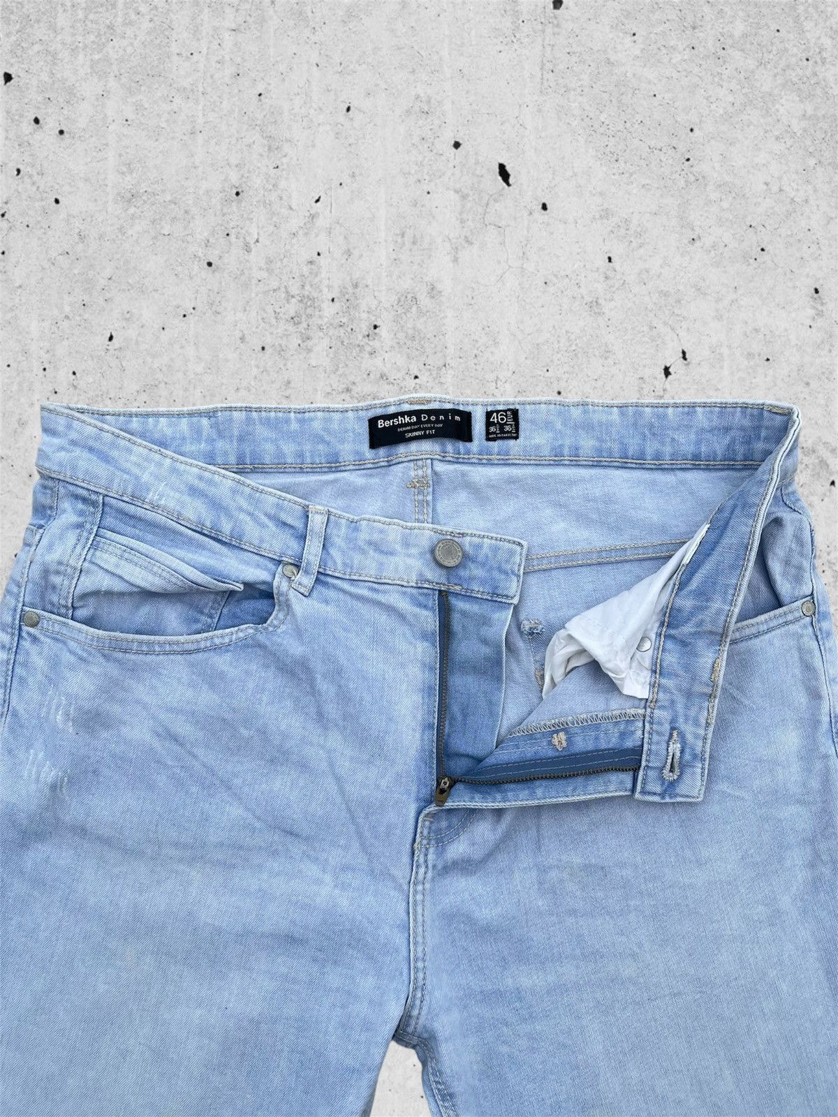 Bershka × Jean 🔥 Bershka Light Blue Distressed Denim W36 🔥 Size US 36 / EU 52 - 5 Thumbnail