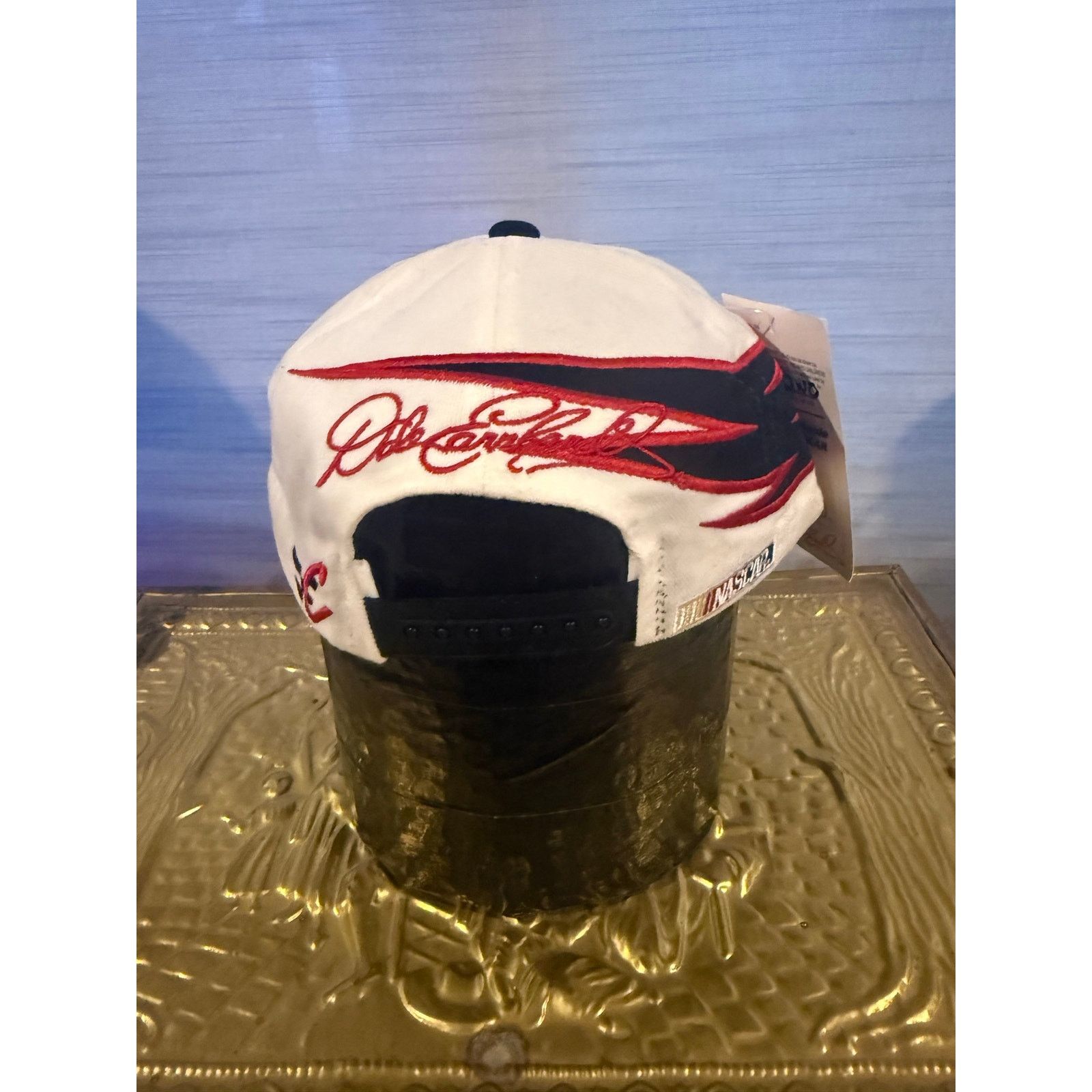 Chase Authentics Dale Earnhardt 2001 last kiss Daytona 500 New With Tags Size ONE SIZE - 3 Thumbnail