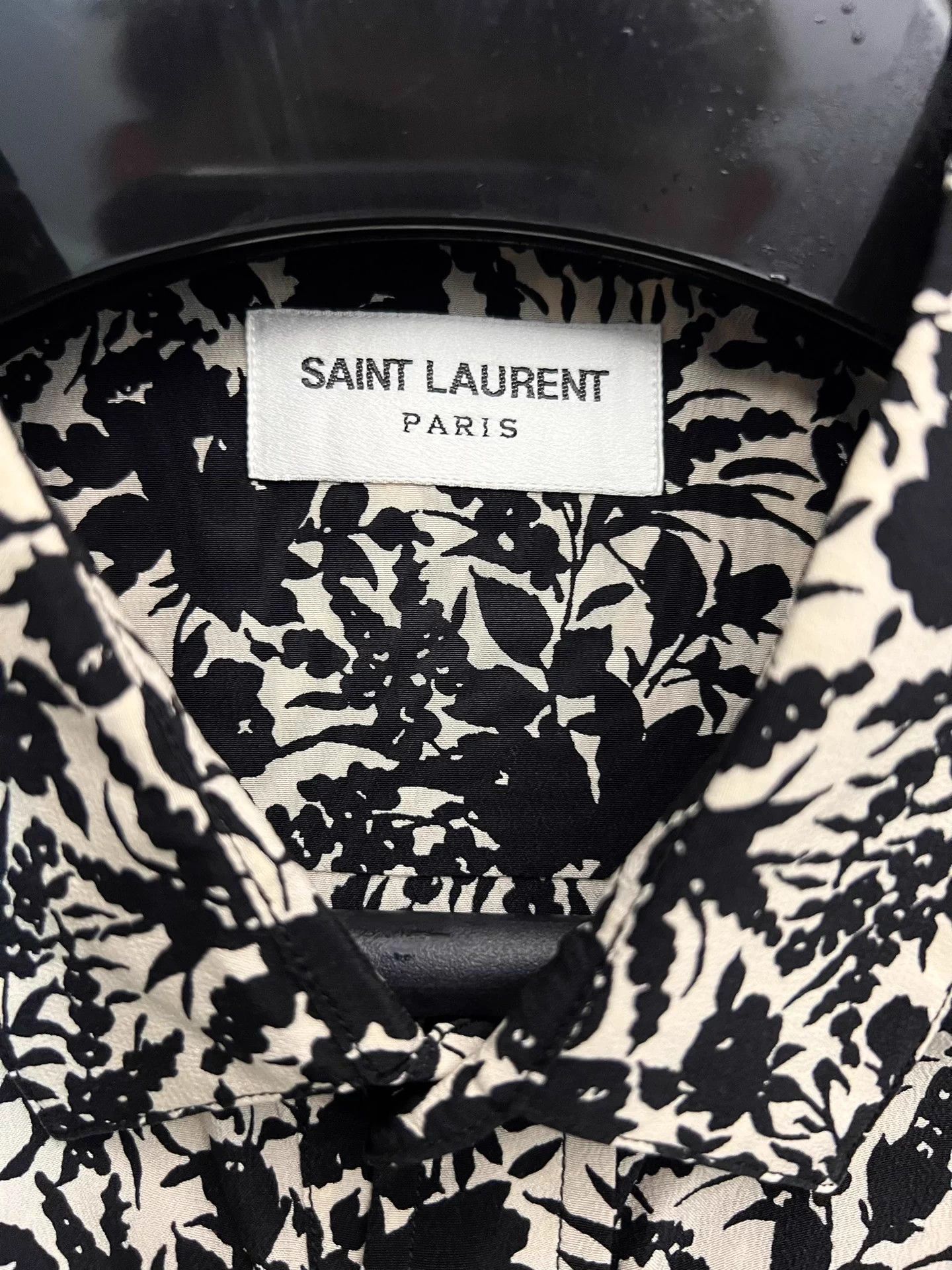 Saint Laurent Paris Authentic Saint Laurent print short-sleeved silk shirt Size US S / EU 44-46 / 1 - 3 Thumbnail