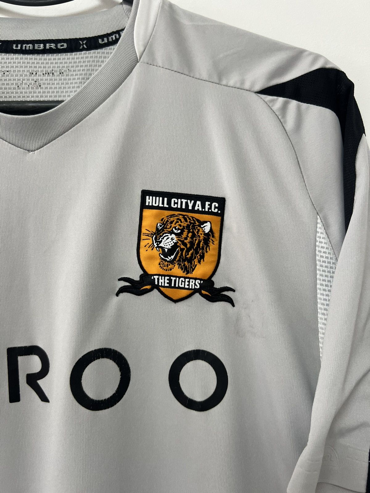 Umbro Hull City 2007-08 Training Jersey Umbro Football shirt sz XL Size US XL / EU 56 / 4 - 10 Thumbnail