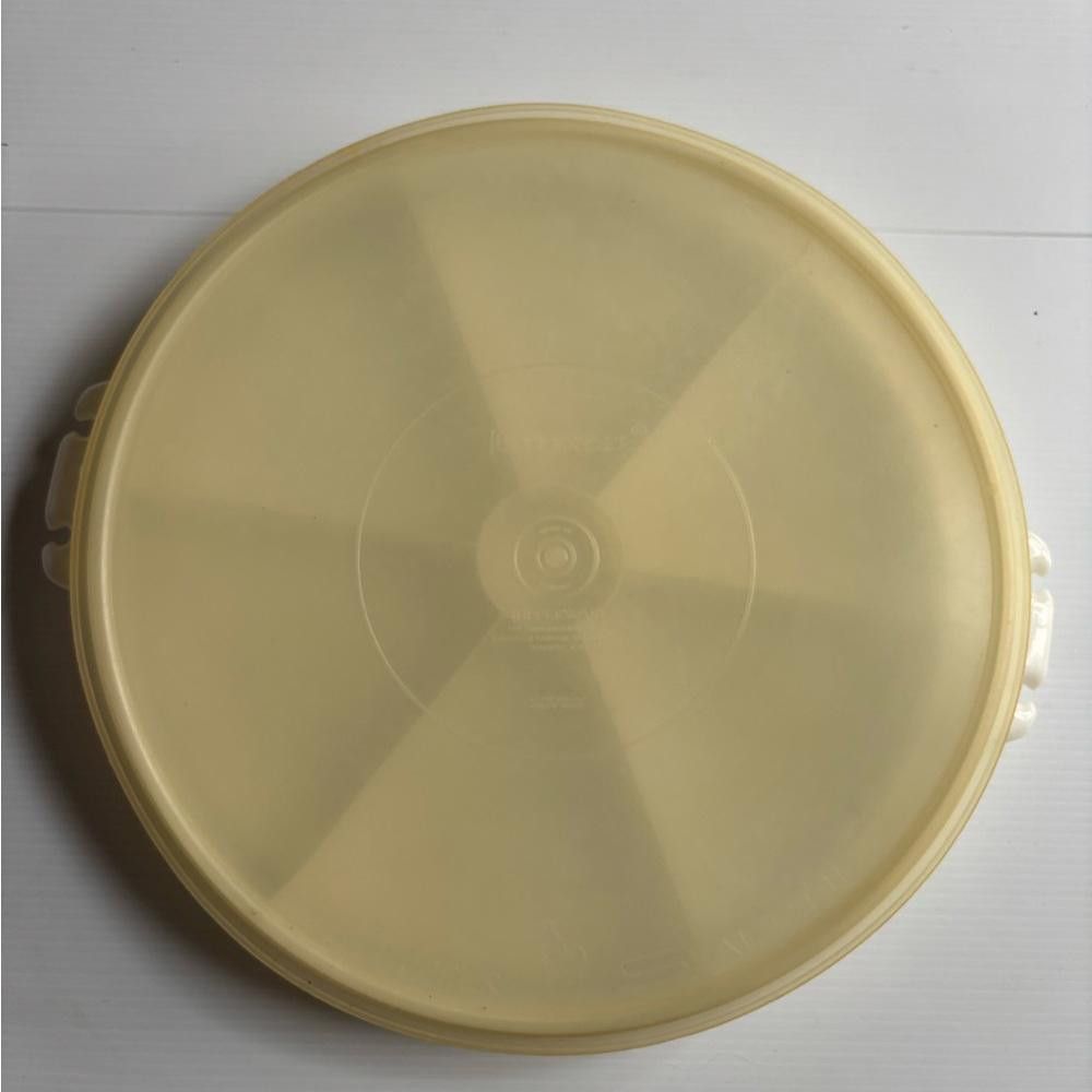 Designer Vintage Tupperware Divided Round Size ONE SIZE - 3 Thumbnail