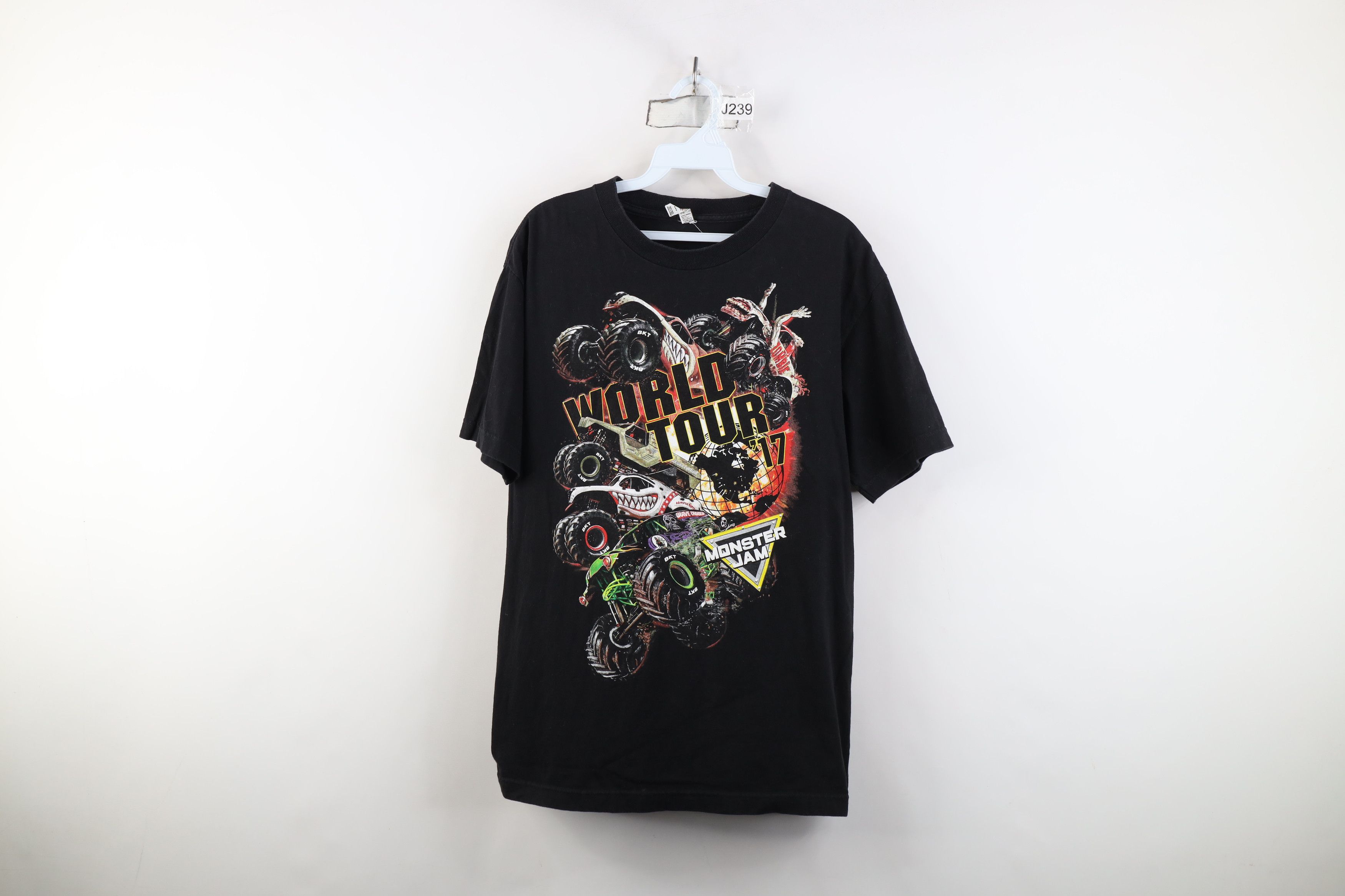 Vintage Y2K Streetwear Monster Jam World Tour Grave Digger T-Shirt Size US M / EU 48-50 / 2 - 1 Thumbnail