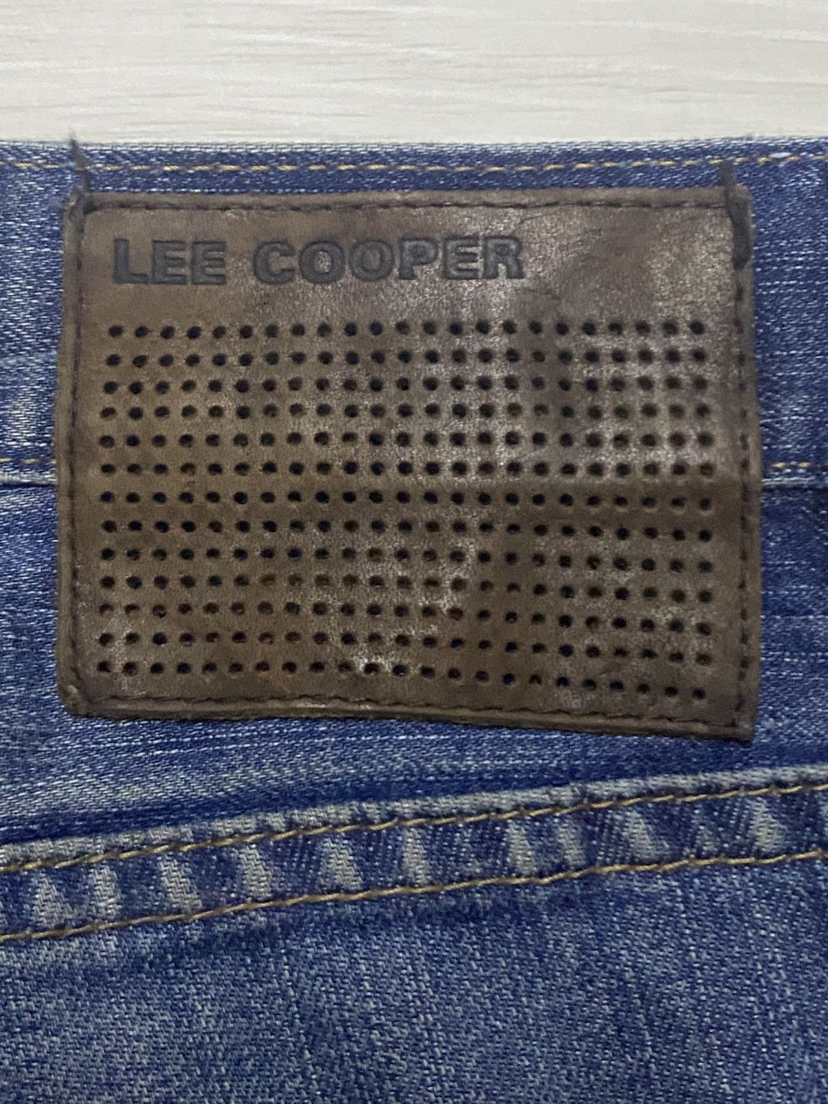 Lee × Vivienne Westwood Vintage Lee Cooper Whisker Faded Wash Distressed Jeans Size US 38 / EU 54 - 13 Thumbnail
