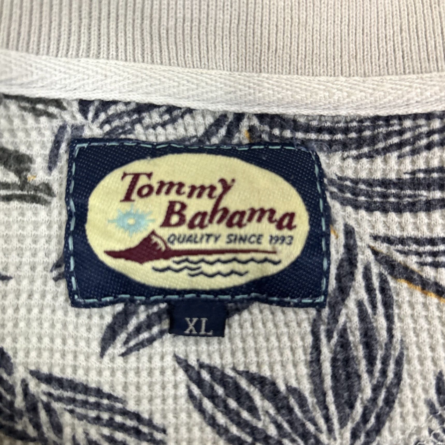 Tommy Bahama VINTAGE Tommy Bahama Polo Men’s XL Green Floral Leaf Pattern Waffle Shirt Mens XL Green Floral Leaf pattern Polo Size US XL / EU 56 / 4 - 2 Thumbnail