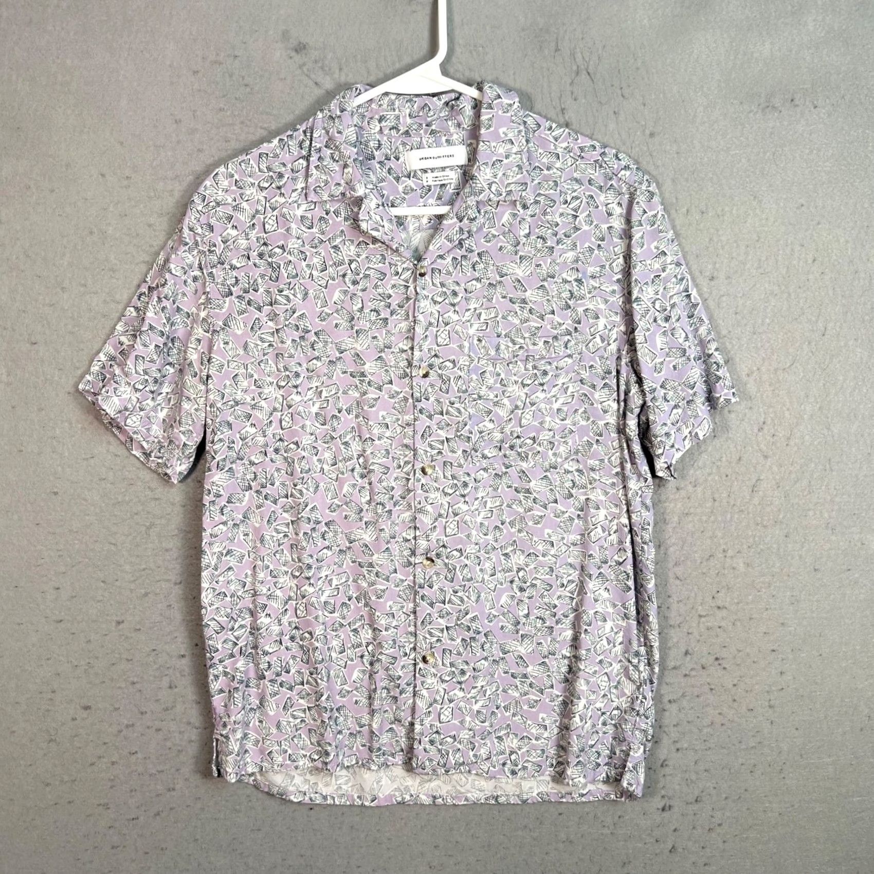 Urban Outfitters Urban Outfitters Mens Short Sleeve Button-Down Shirt Purple Geometric Small S Regular Shirt Mens Purple Geometric 90s? Size US S / EU 44-46 / 1 - 2 Thumbnail