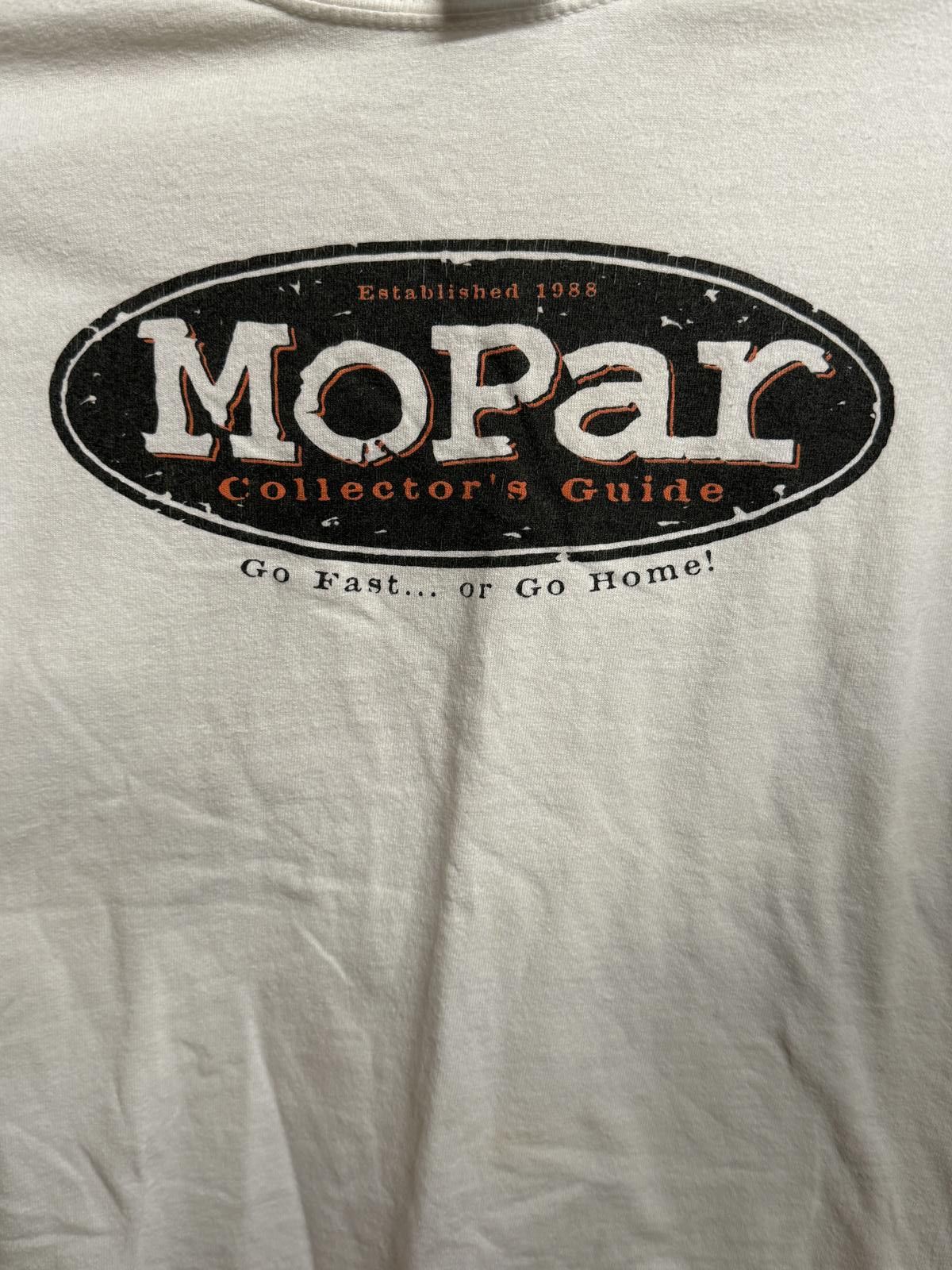 Gildan Mopar Magazine T-shirt - Mopar or No Car 426 Hemi Engine XL Size US XL / EU 56 / 4 - 4 Thumbnail