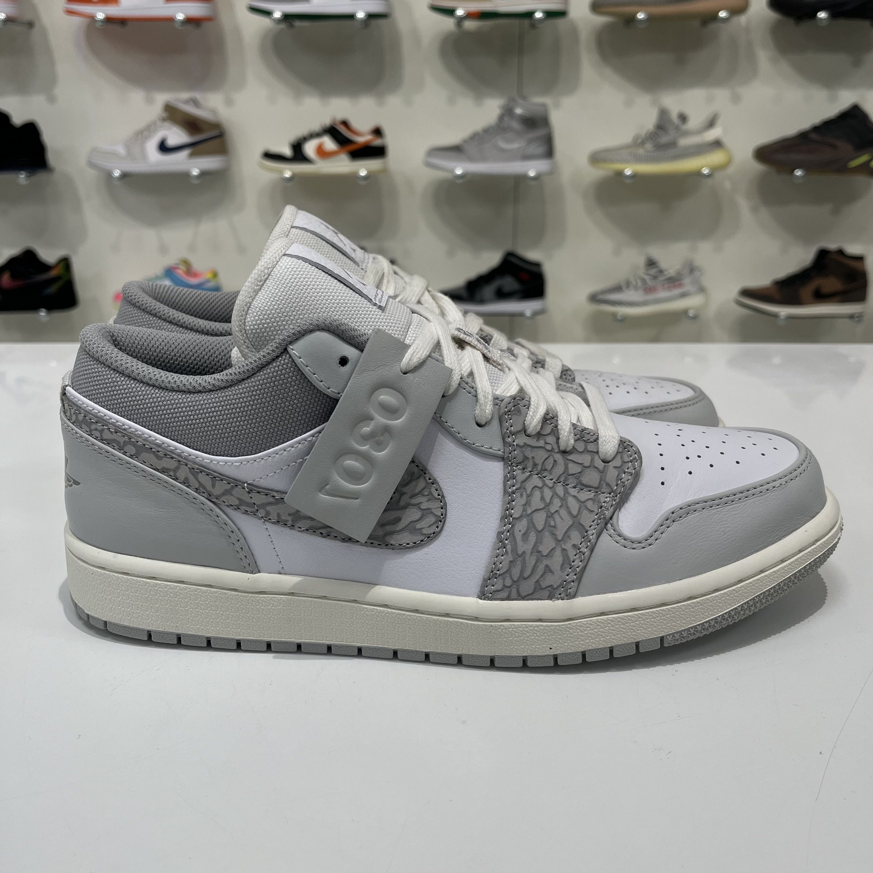 Nike Air Jordan 1 Low Prm Smoke Grey Elepant Size US 10 / EU 43 - 4 Thumbnail