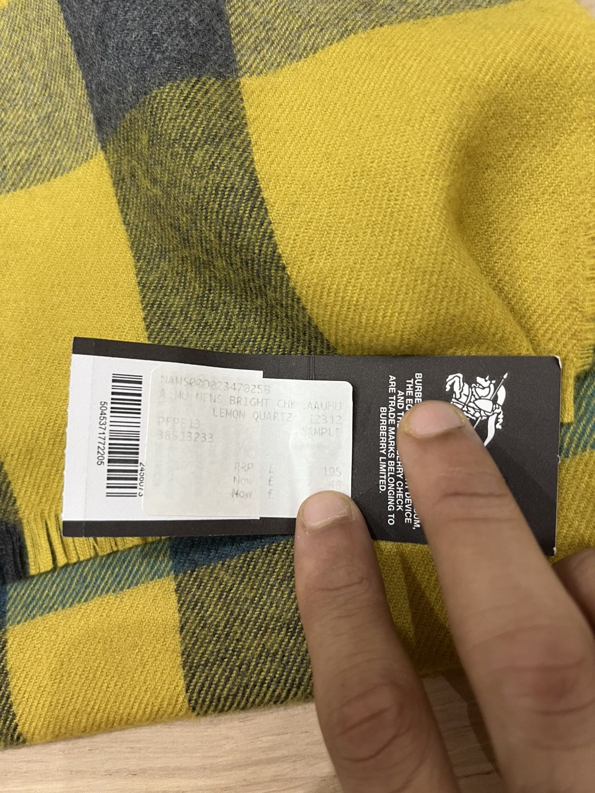 Burberry Burberry Bright Check Cashmere Scarf – Lemon Quartz Size ONE SIZE - 2 Thumbnail