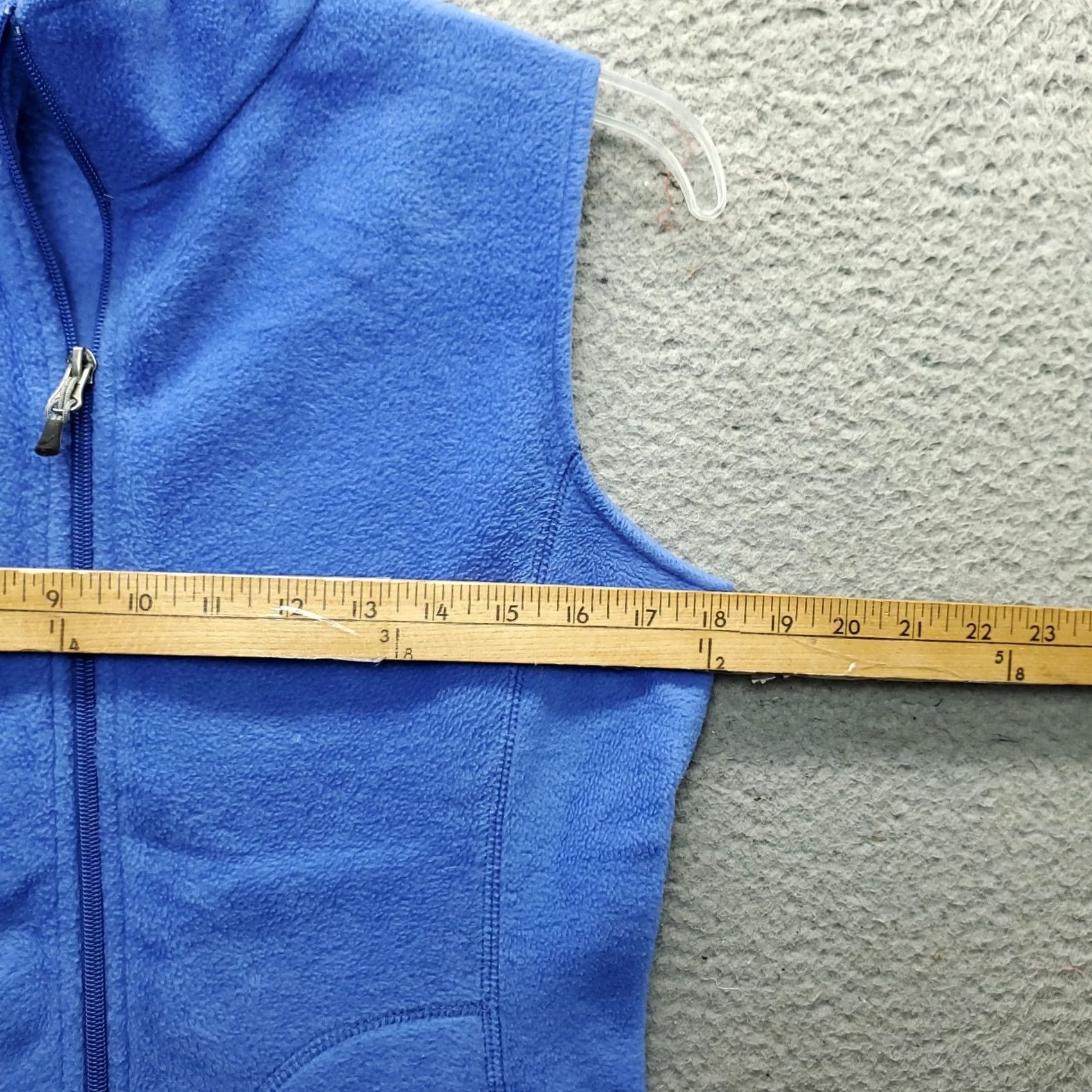 Vintage Woolrich Womens Size S Blue Fleece Vest Slim Fit Mock Neck Full Zip Shirt Vest Size S / US 4 / IT 40 - 3 Thumbnail
