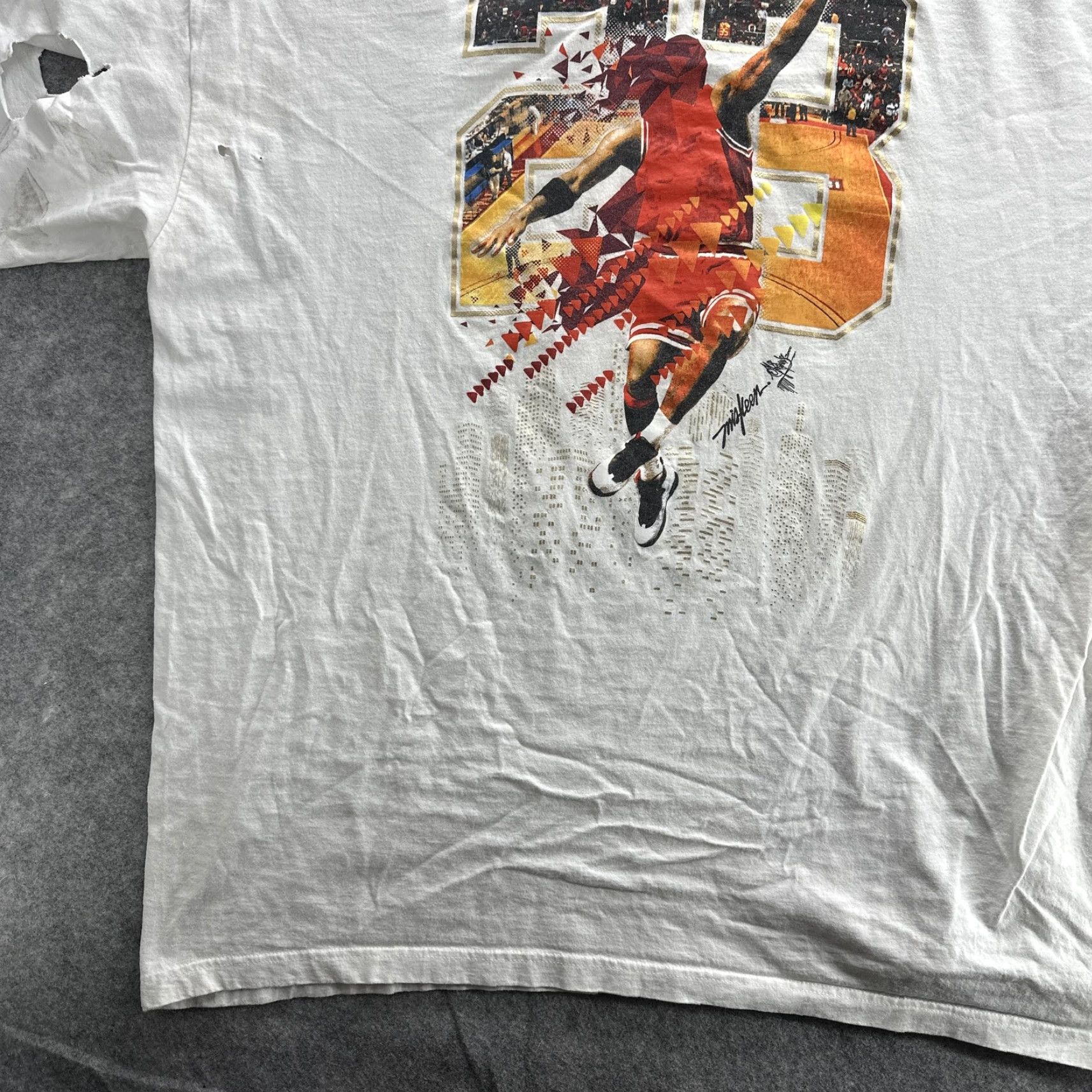 Jordan Brand Mijleen 6XL White Michael Jordan Basketball Graphic Tee Distressed Mens Sports T-Shirt Size US XXL / EU 58 / 5 - 4 Thumbnail