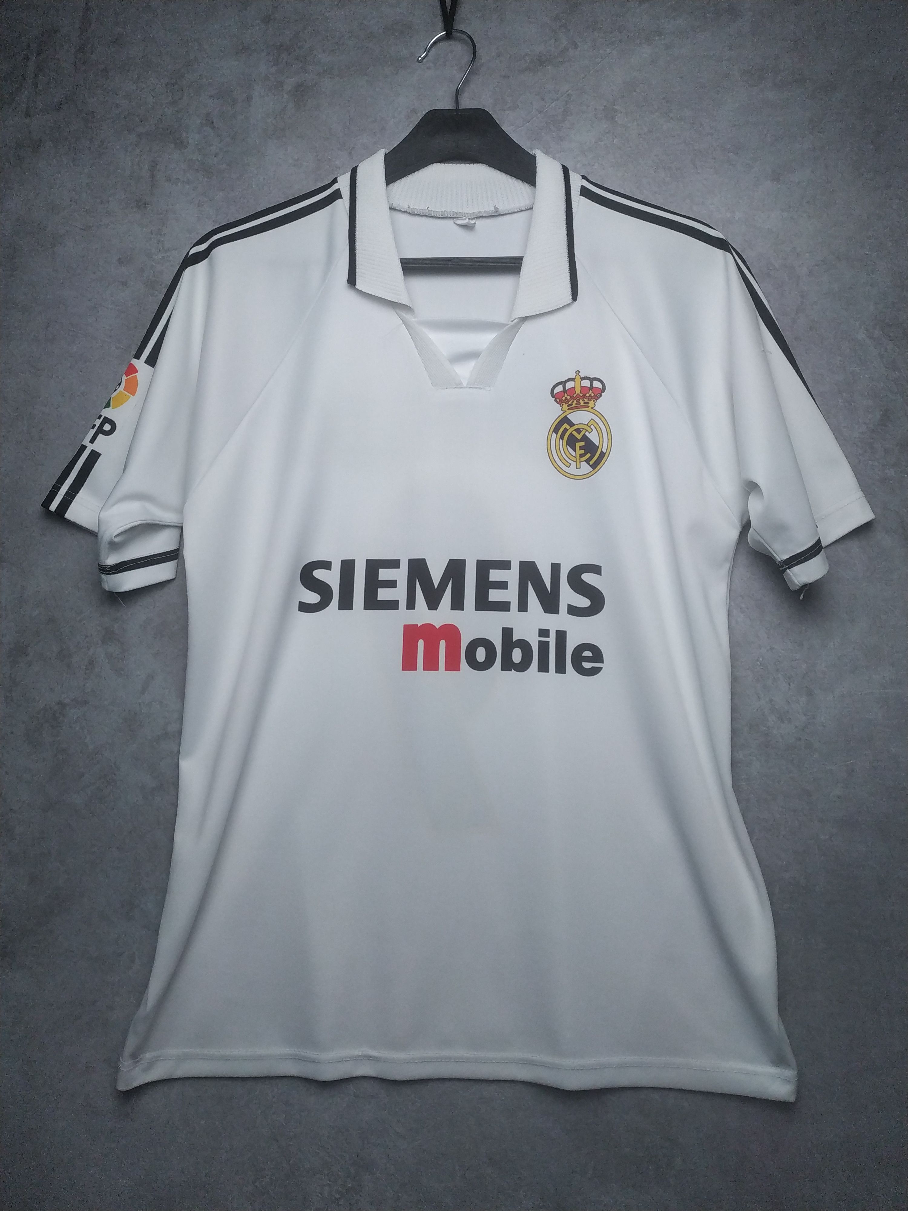 Vintage Ronaldo 9 Real Madrid vintage football soccer jersey Size US S / EU 44-46 / 1 - 5 Thumbnail