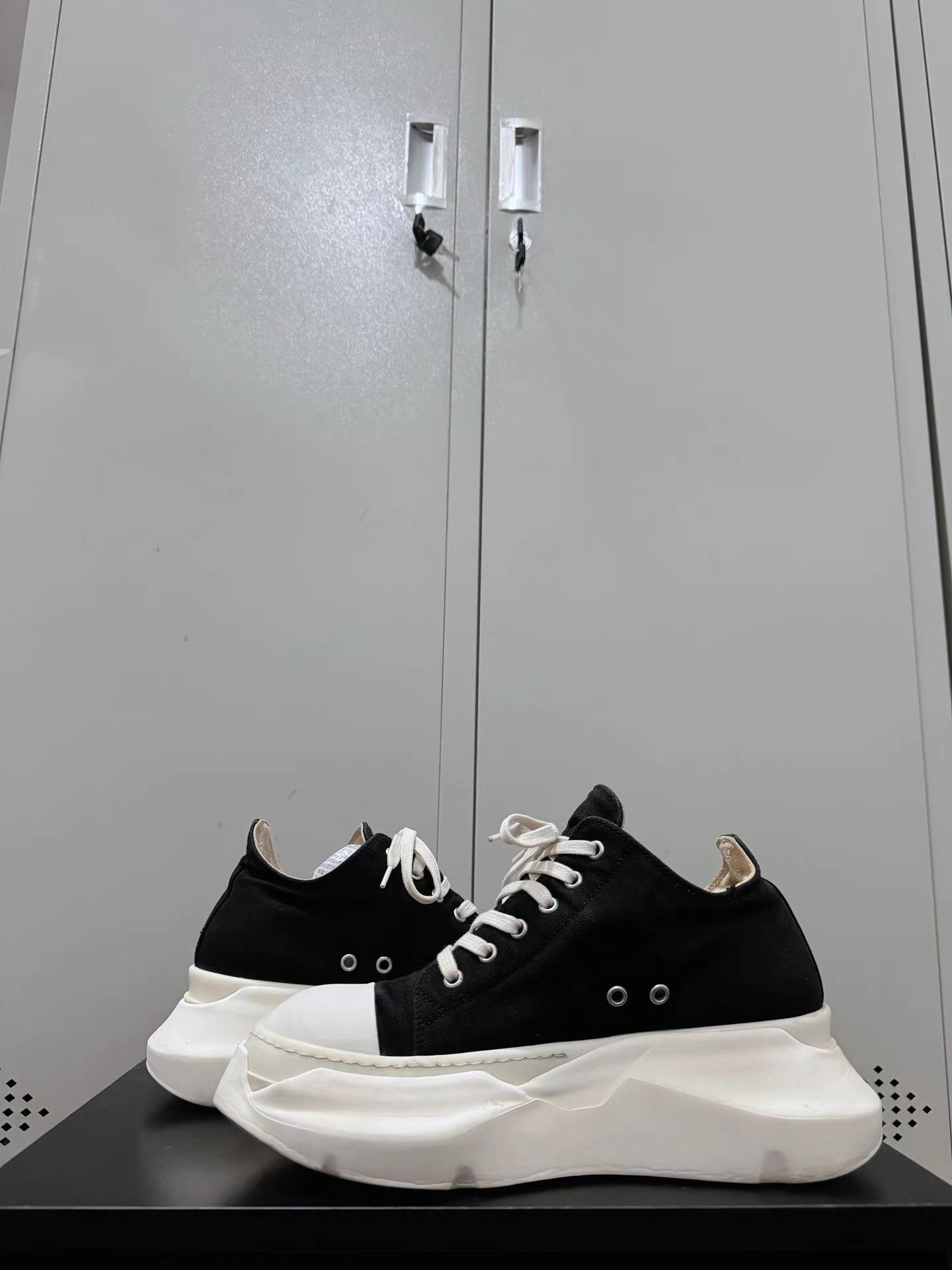Rick Owens Rick Owens Abstract sneakers with tank sole, Converse-style Size US 7 / EU 40 - 5 Thumbnail