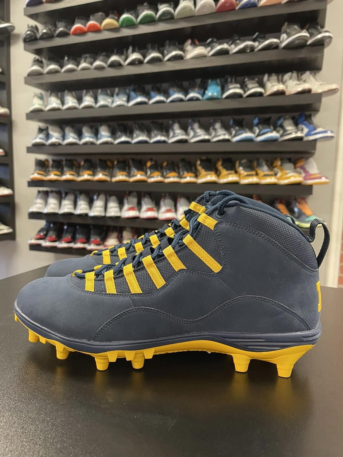 Jordan Brand Size 13 - Air Jordan 10 Michigan Wolverines PE DC1142-407 Size US 13 / EU 46 - 1 Thumbnail