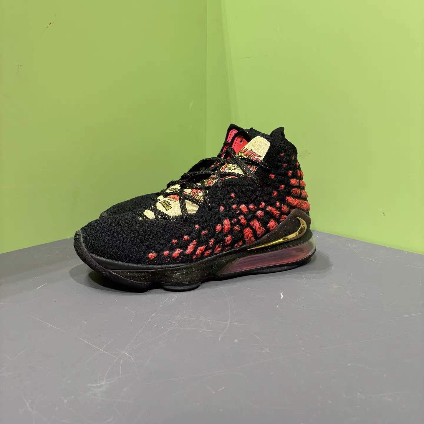 Nike Nike LBJ17 Basketball Shoes K15 Size US 11.5 / EU 44-45 - 1 Thumbnail