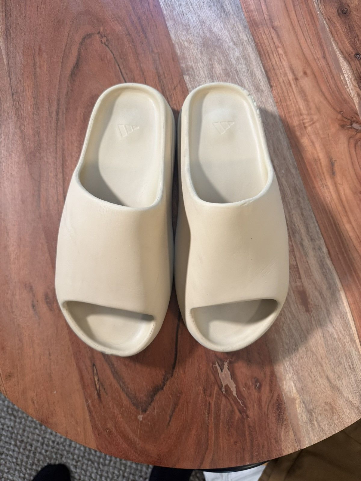 Yeezy Yeezy “Bone” Slides 2019 OG Size US 11 / EU 44 - 2 Thumbnail