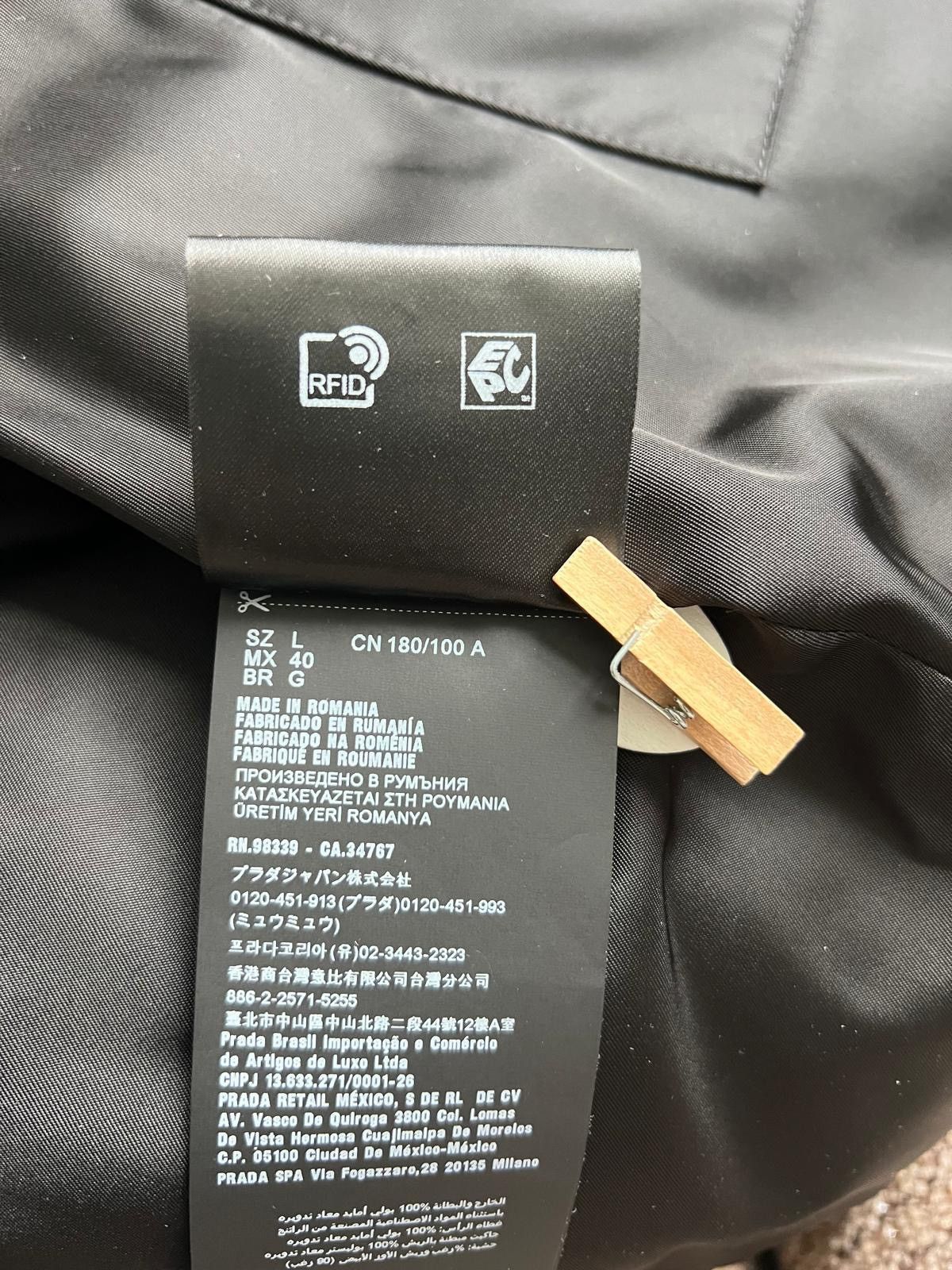 Prada Prada Daunenjacke aus Re-Nylon Size US L / EU 52-54 / 3 - 18 Thumbnail