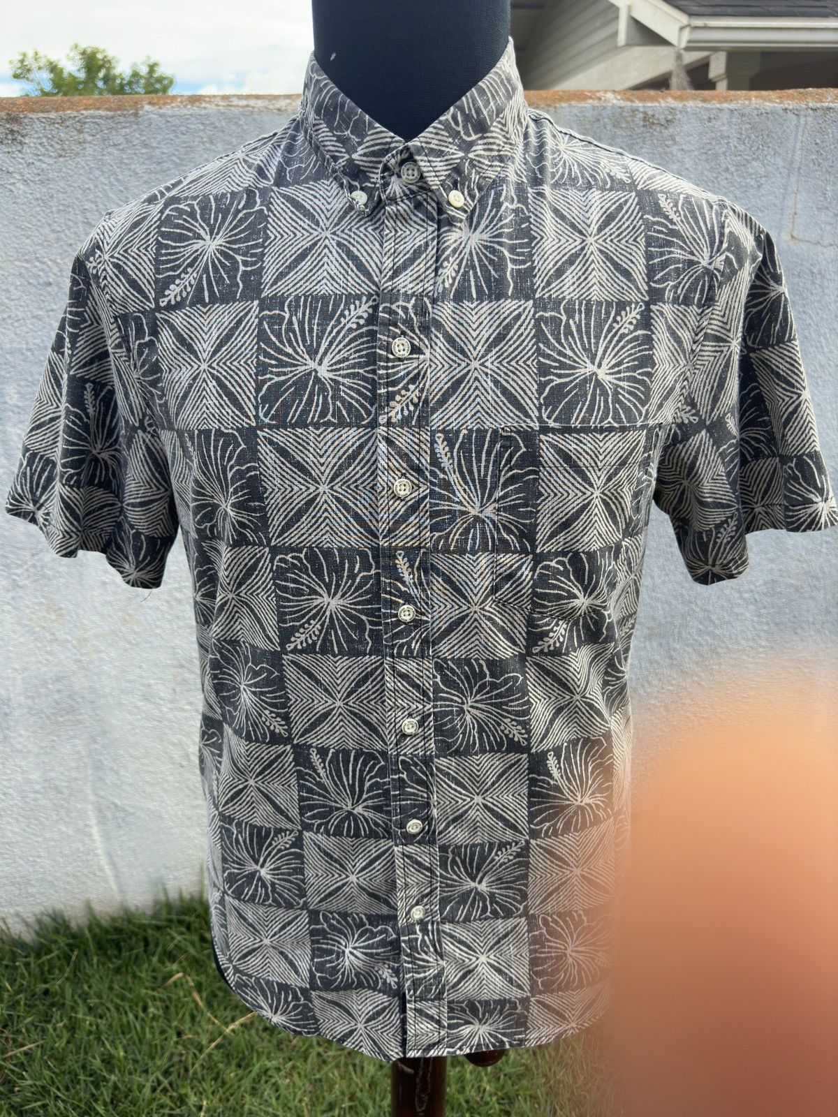 Reyn Spooner PreOwned Reyn Spooner Tailored Hawaiian Print Gray Men's S Size US S / EU 44-46 / 1 - 1 Thumbnail