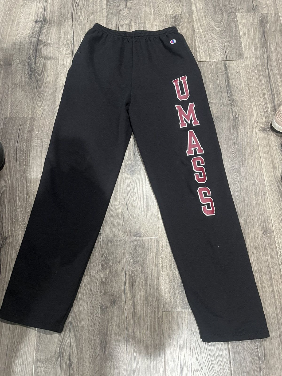 Champion Umass champion sweatpants Size US 34 / EU 50 - 1 Thumbnail